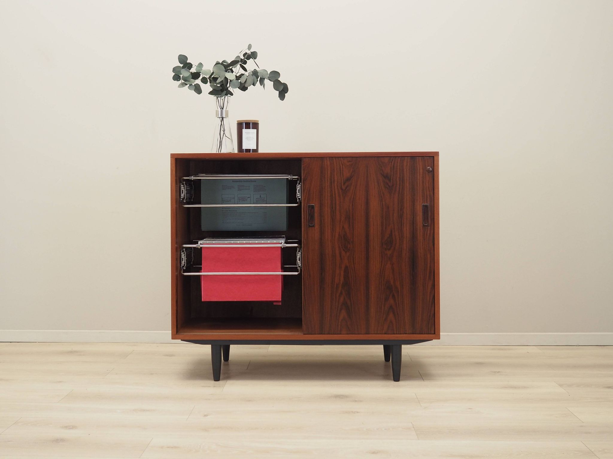 Armoire en palissandre, design danois, années 1970, production : Danemark
