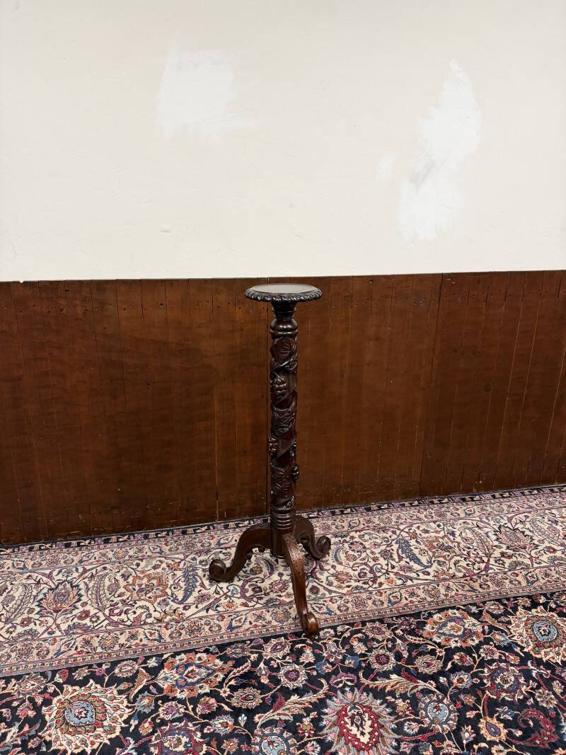 Classic english pied de stalle plant stand