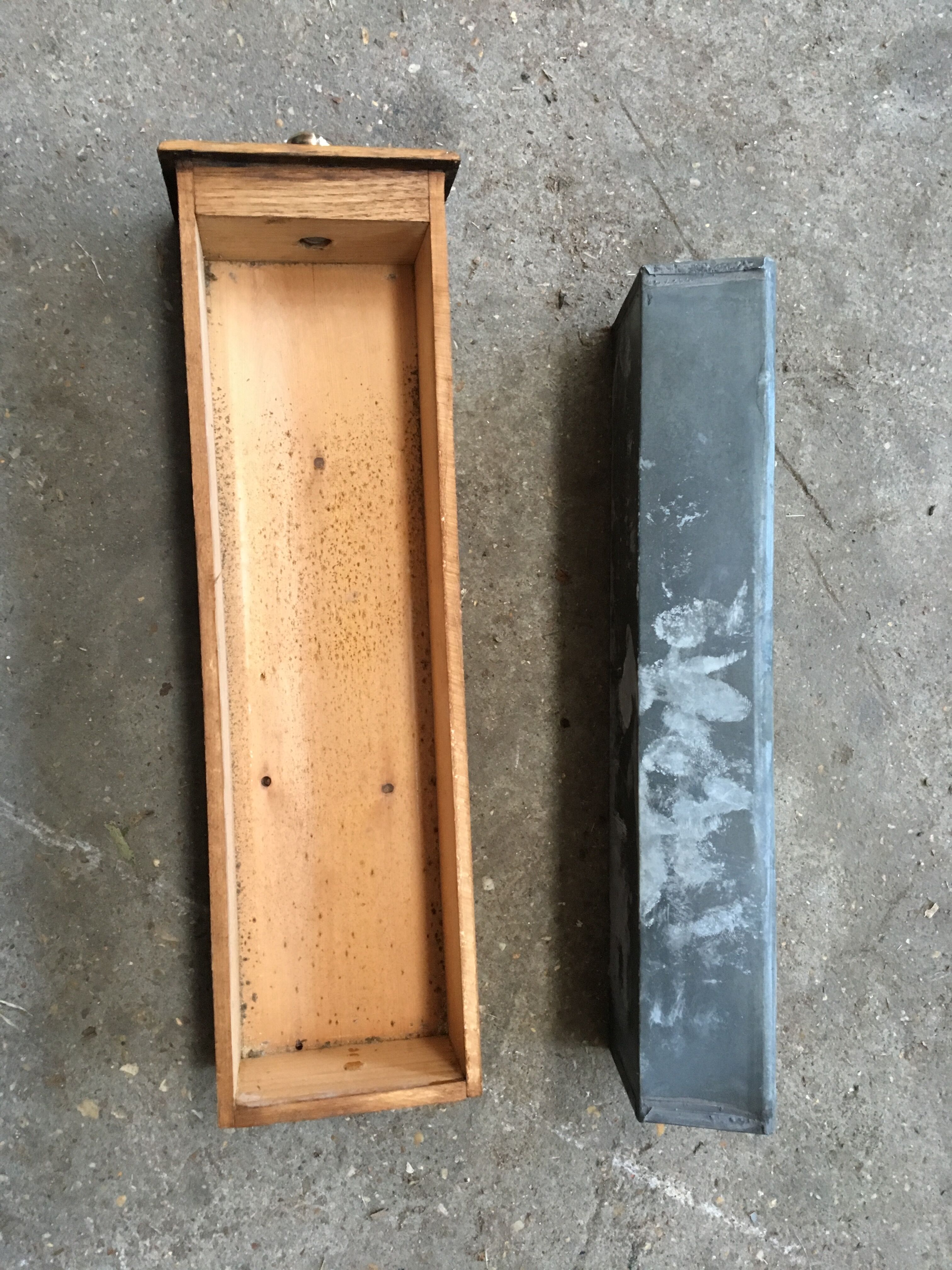 Former wardrobe of the Bank of France in light oak, 2 doors, years 30