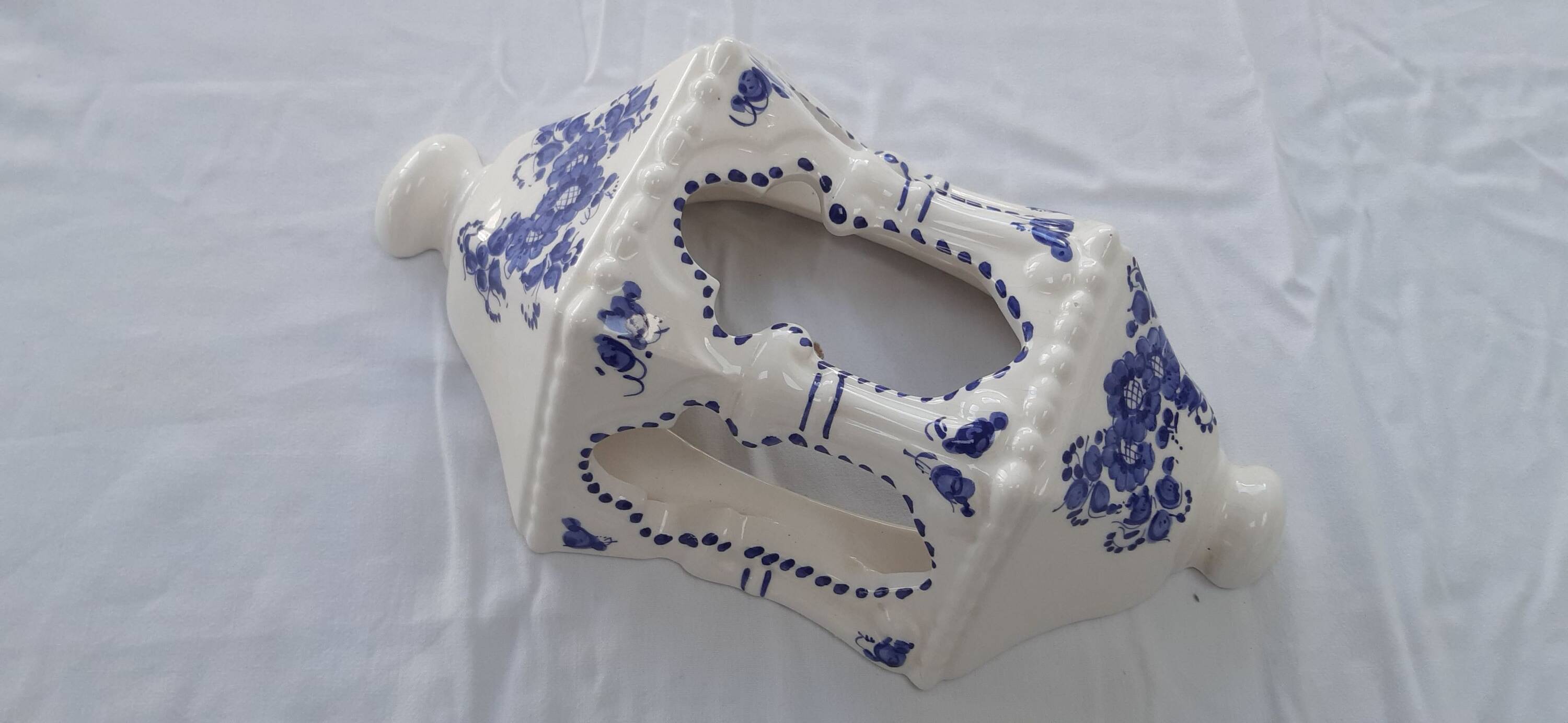 set of 2 ceramic wall lights