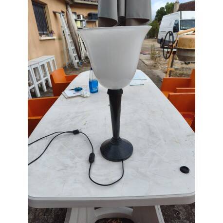 Lampe Jumo bakélite et opaline blanche