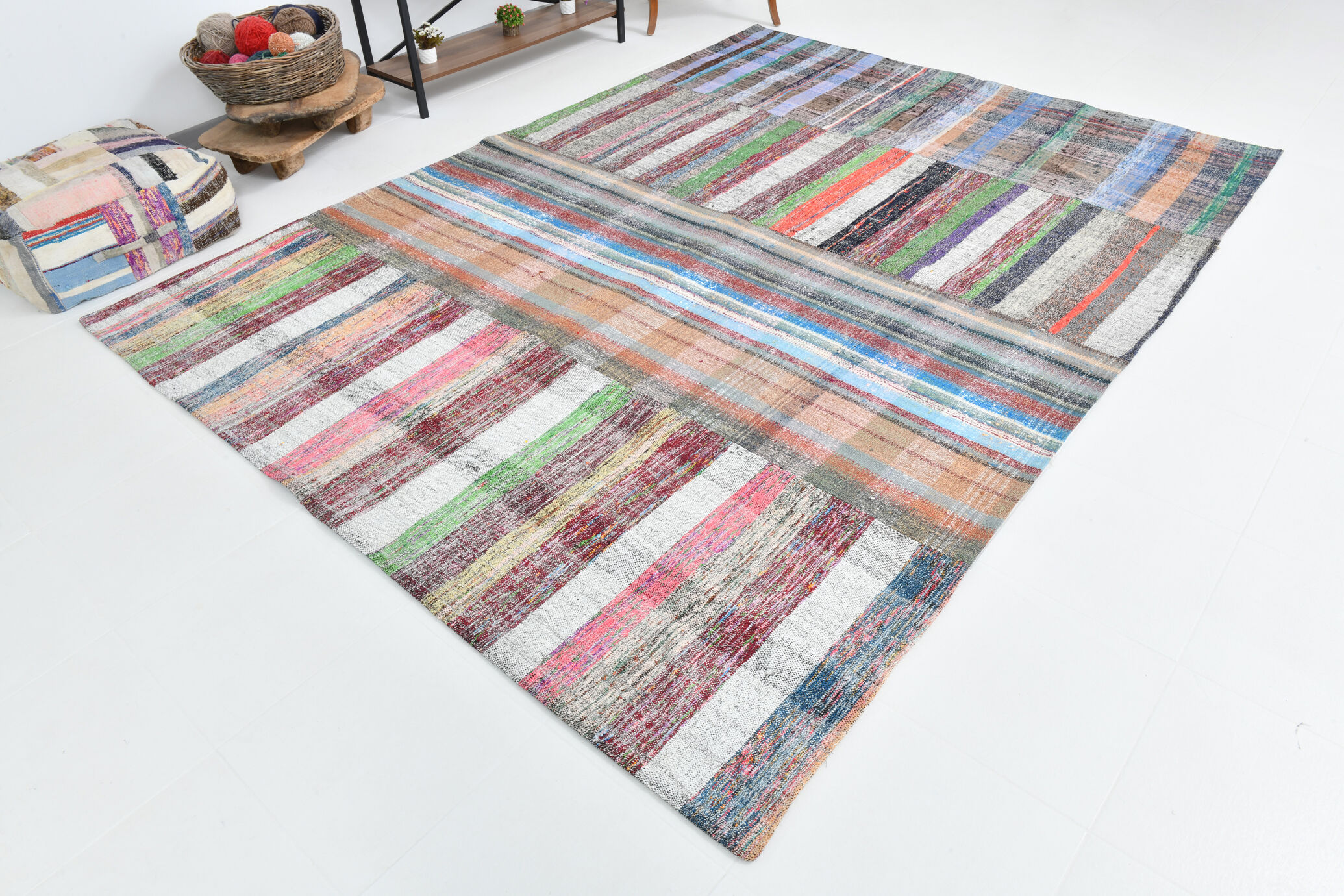 Multicolor modern rug 321x234cm