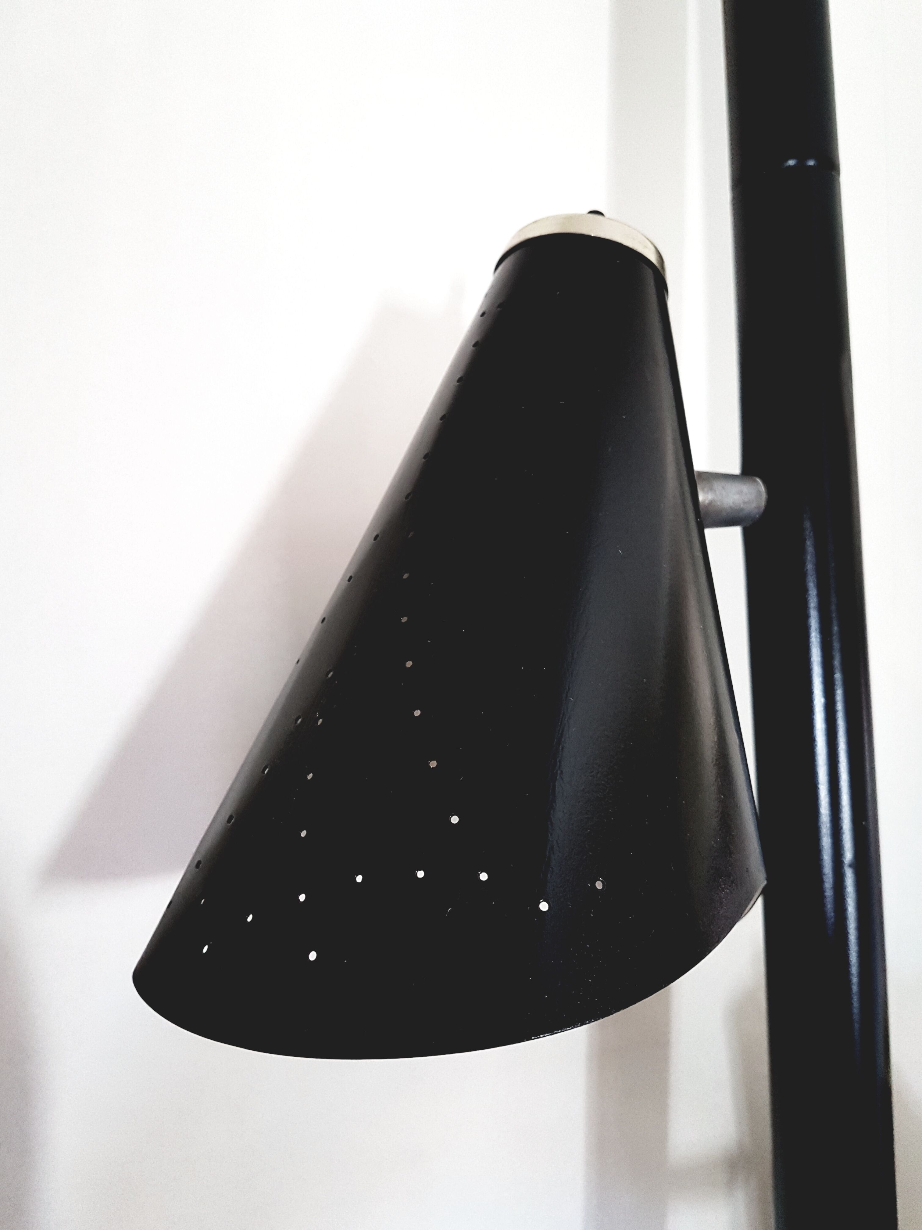 Floor lamp "tension pole lamp" American of the 1950s