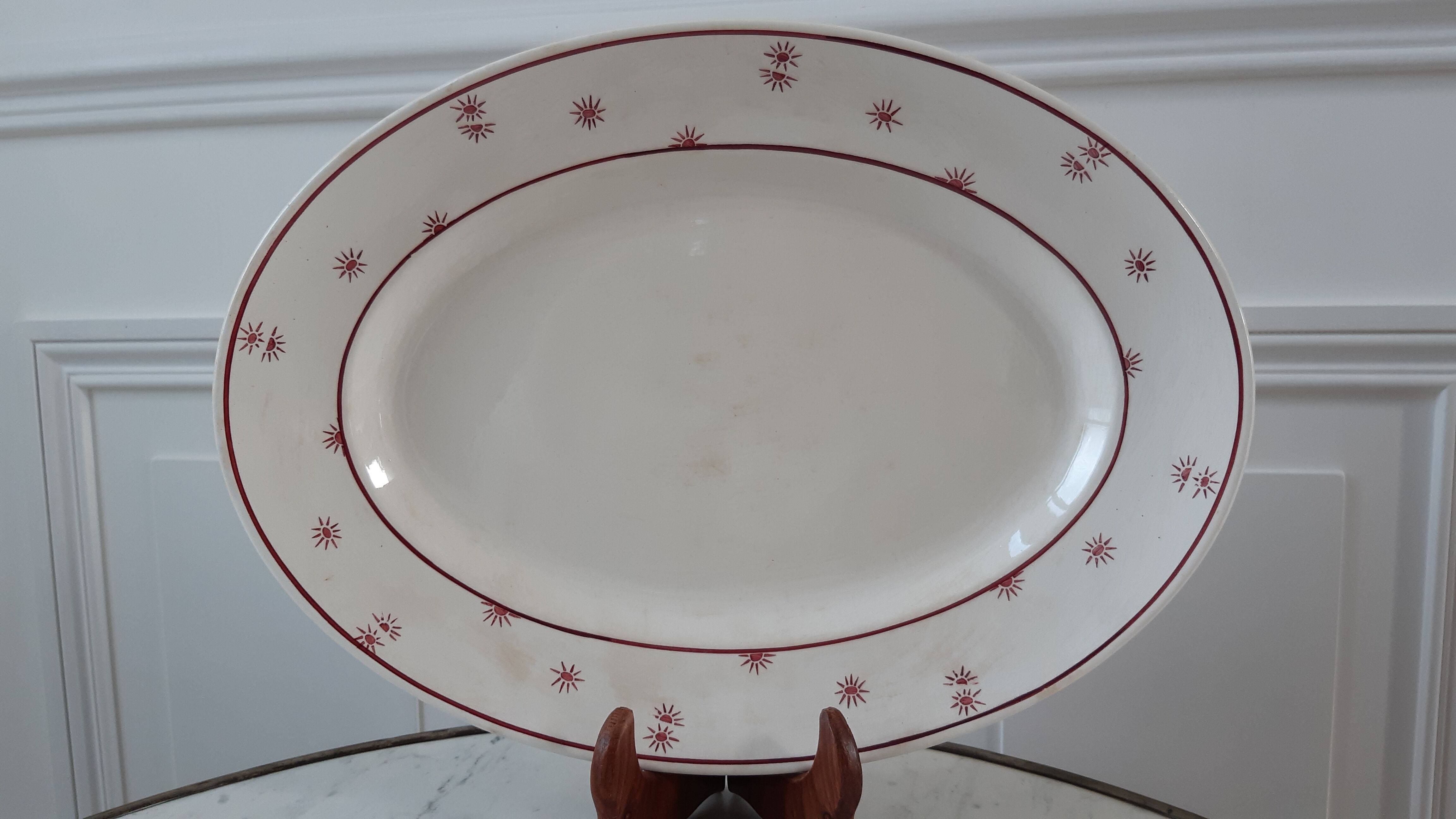 Oval flat Digoin Sarreguemines model "Andrée" 40s