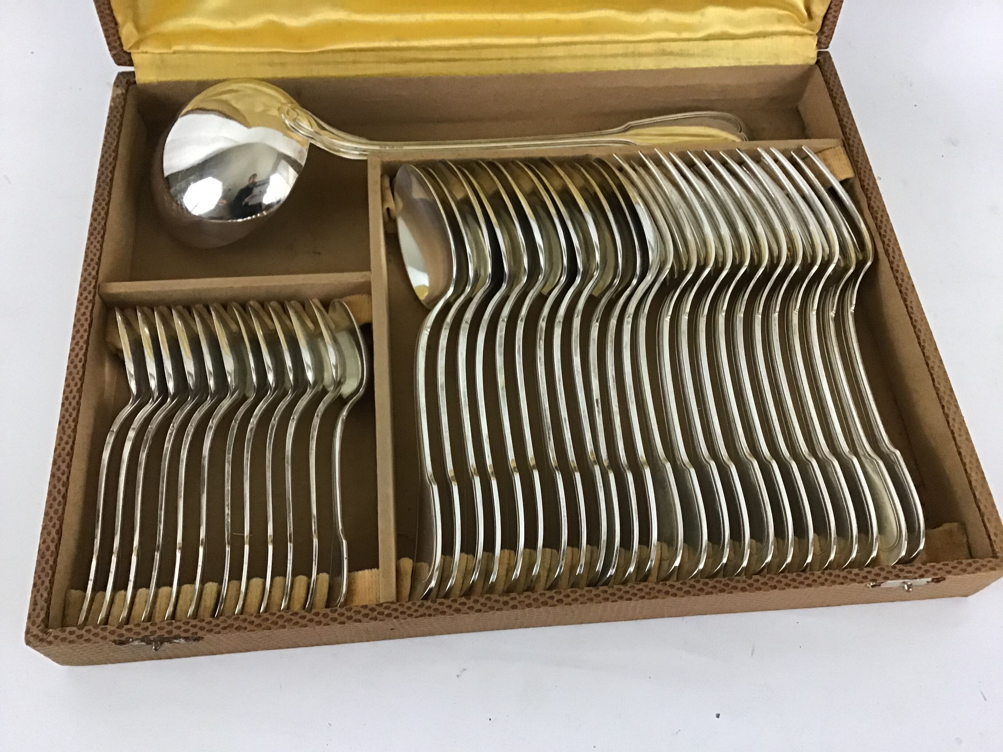 Complete silver metal cutlery set 37 pieces