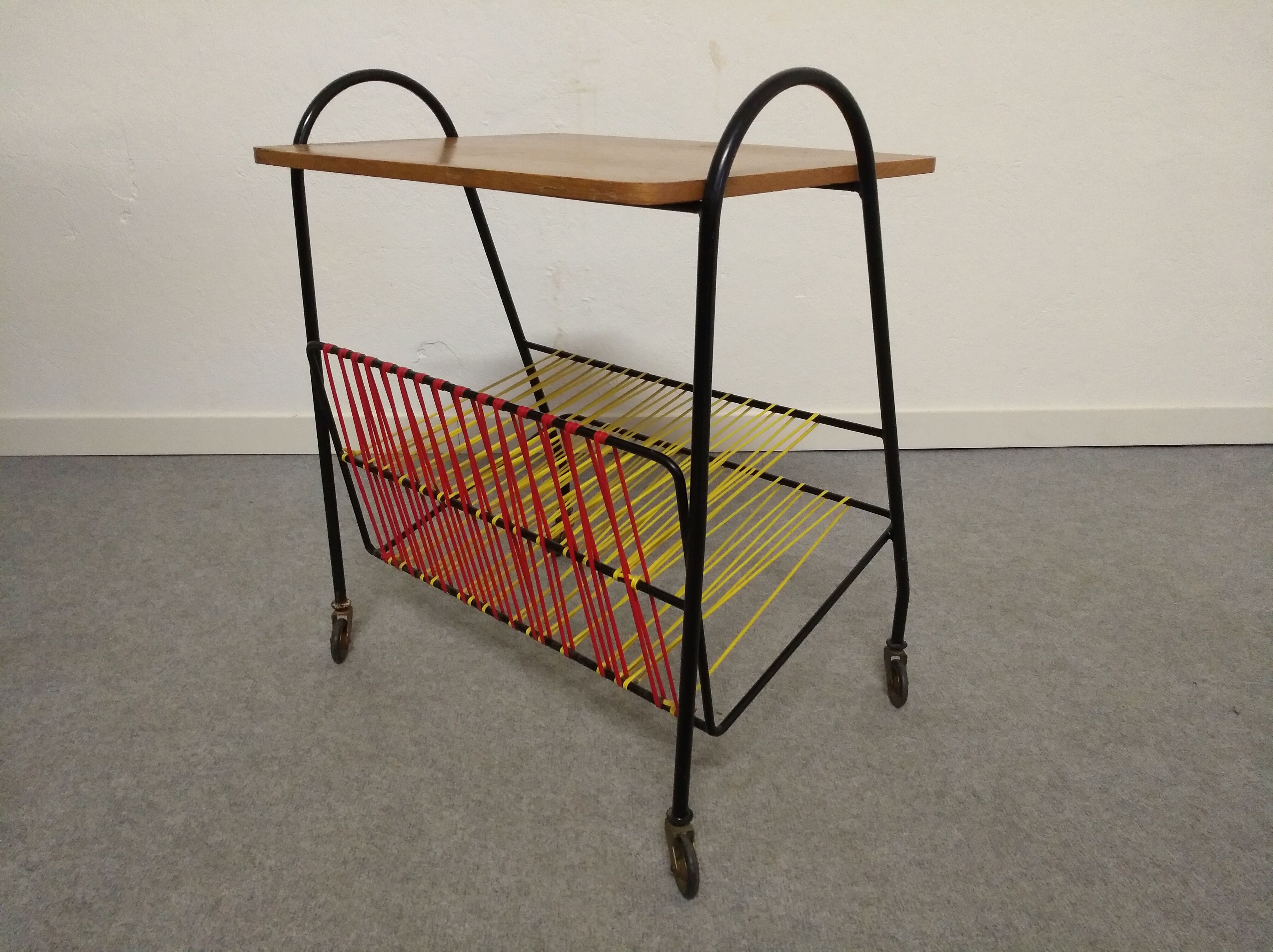 Scoubidou table of the 50s/60s