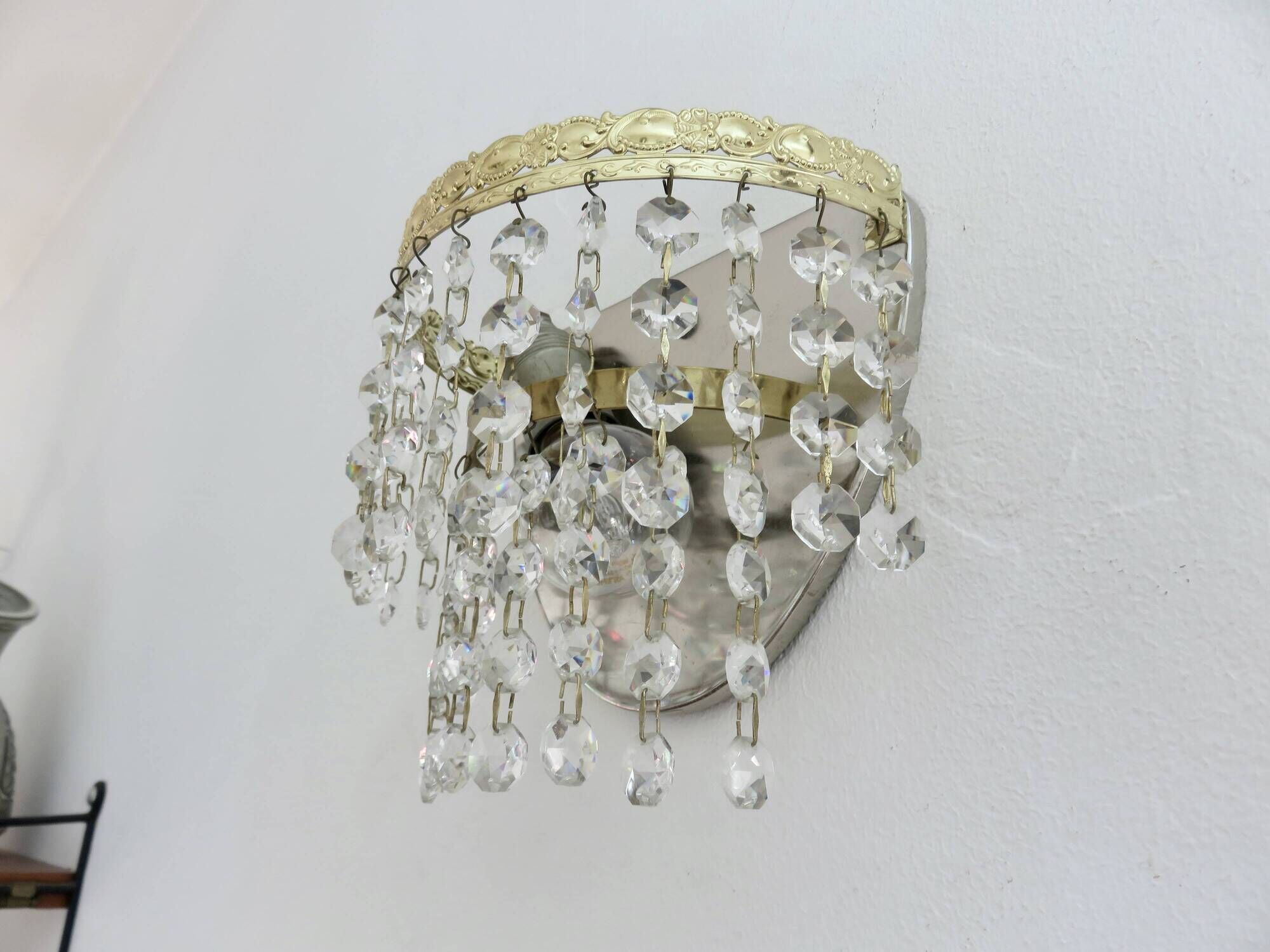 Apply "hot air balloon" to pendants, edition "Deknudt lighting", Belgium.