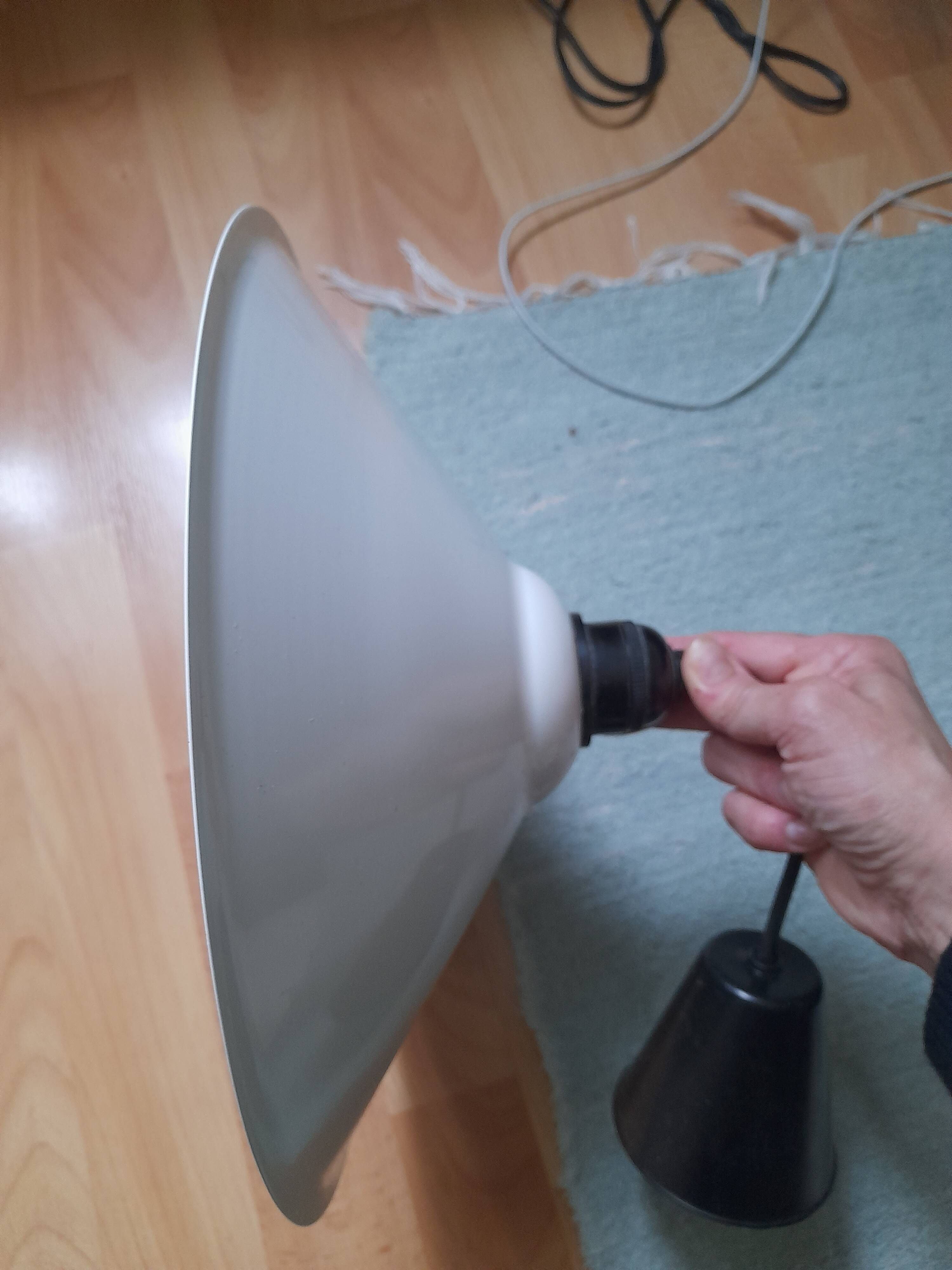 Industrial metal pendant lamp