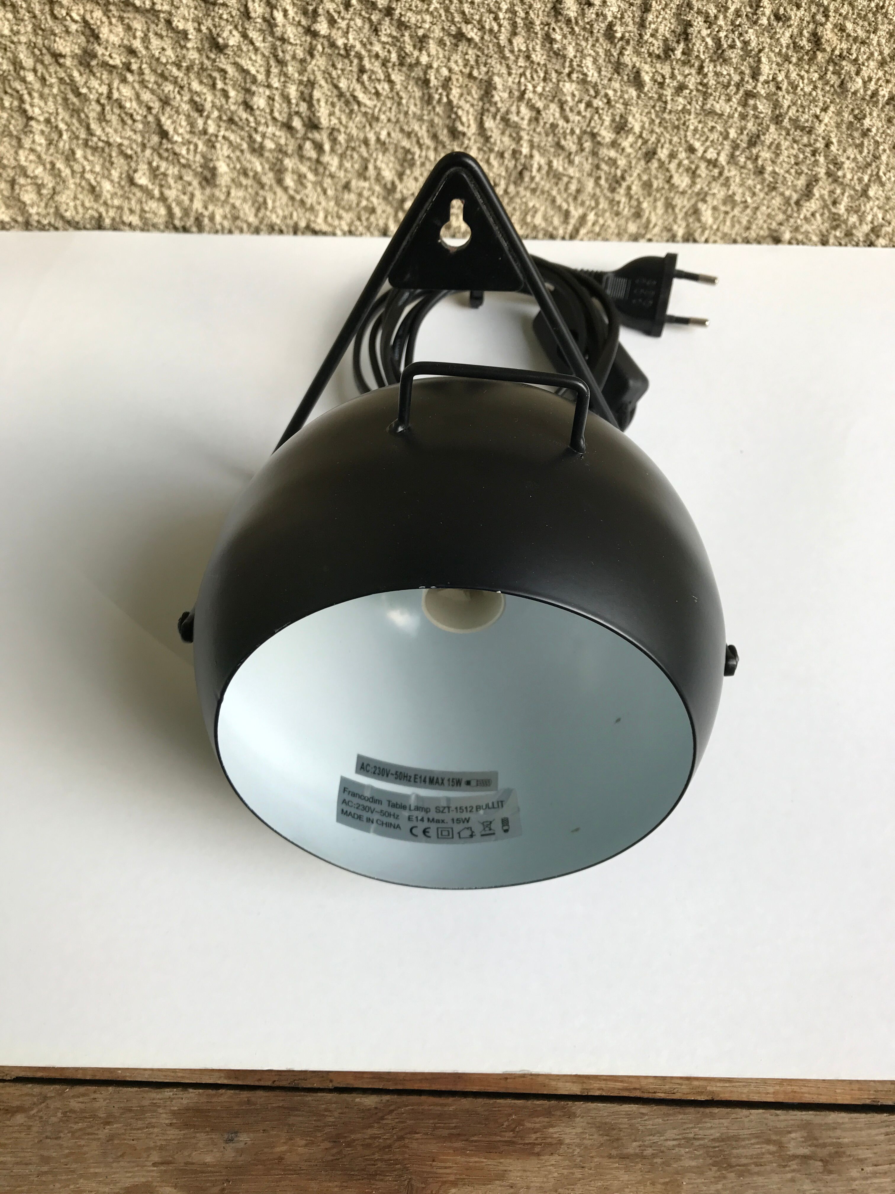 Lampe boule orientable noir à poser