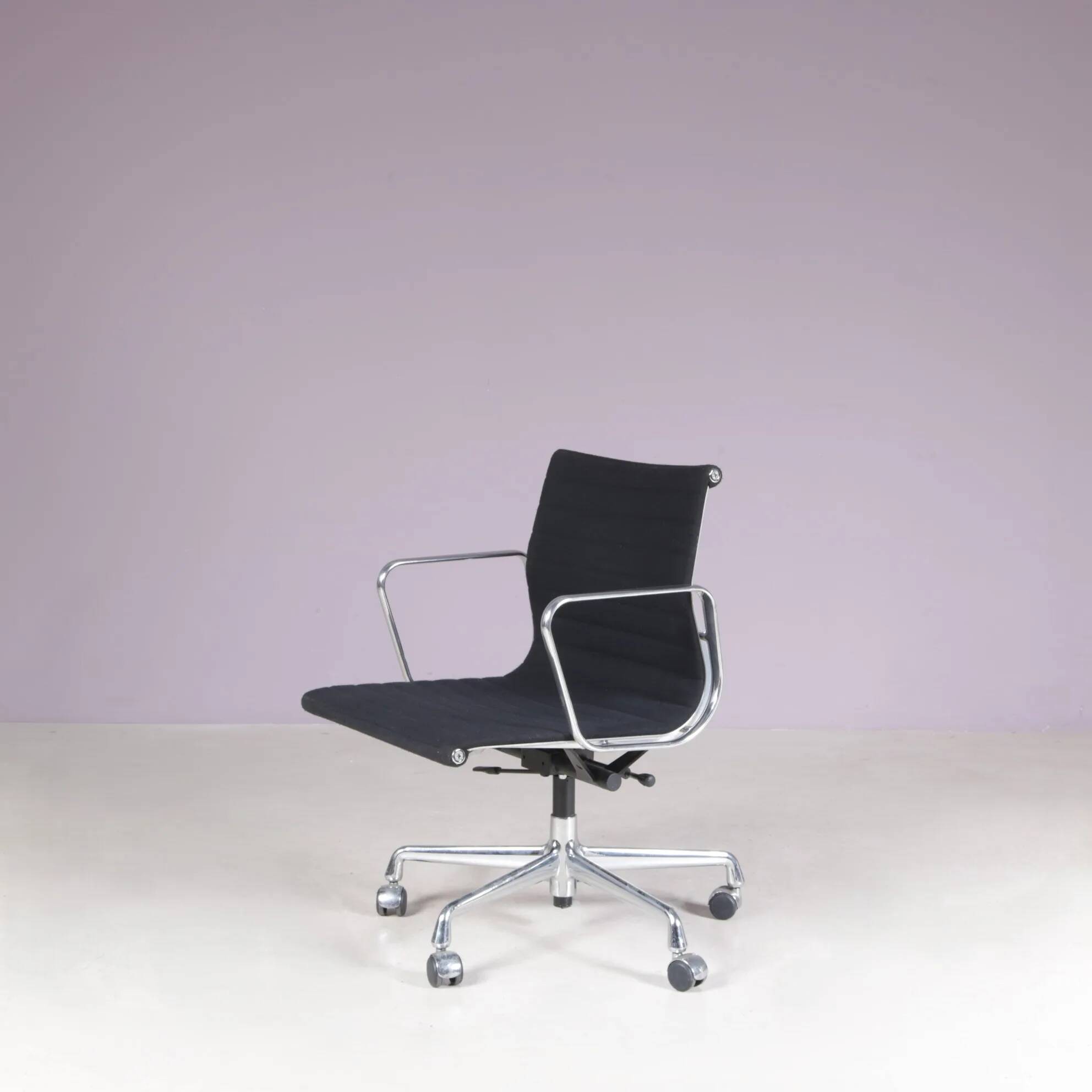 2000s desk chair model EA118, chrome base with black hopsack upholstery and aluminium armrests / Charles & Ray Eames / Vitra, Germany