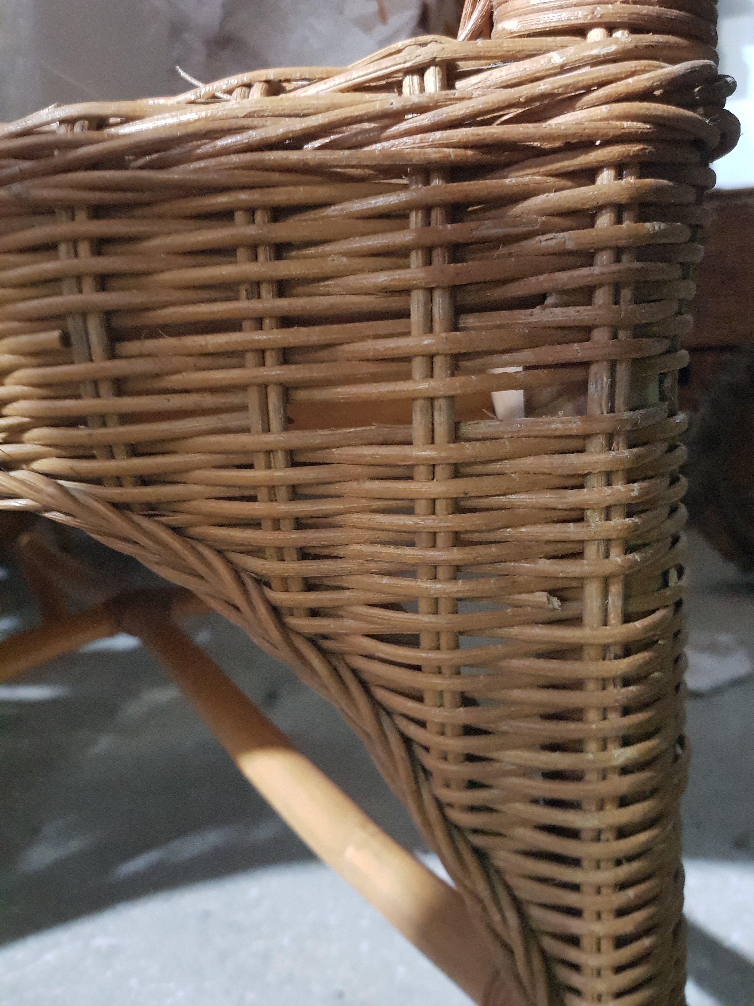 Vintage 2-seater rattan bench