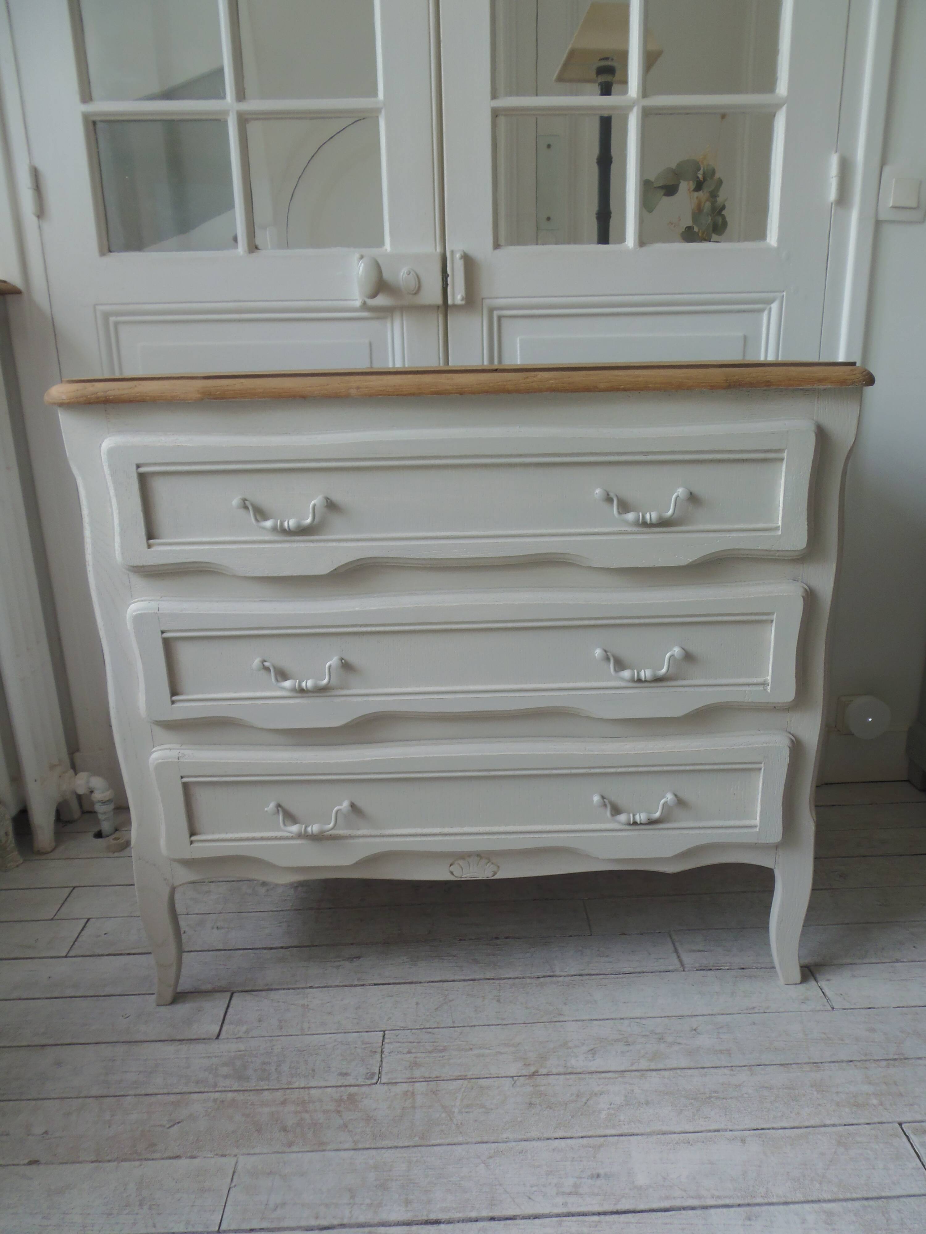 Vintage chest of drawers with pearl gray patina and waxed finish, 3 drawers, wooden top.