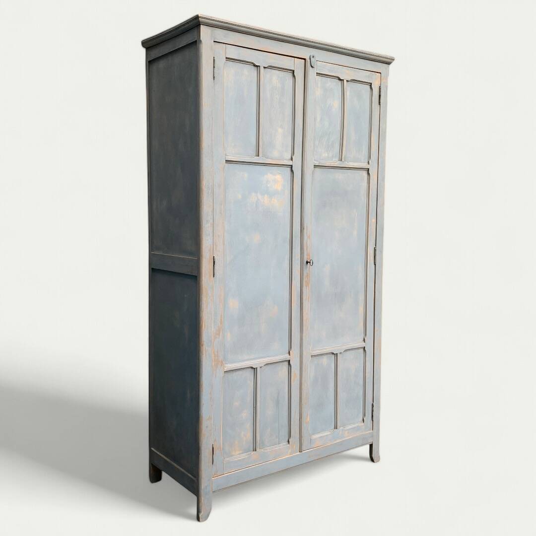 Armoire parisienne ancienne Luterma patine grise bleutée