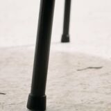 Chaise en teck avec tablette écritoire