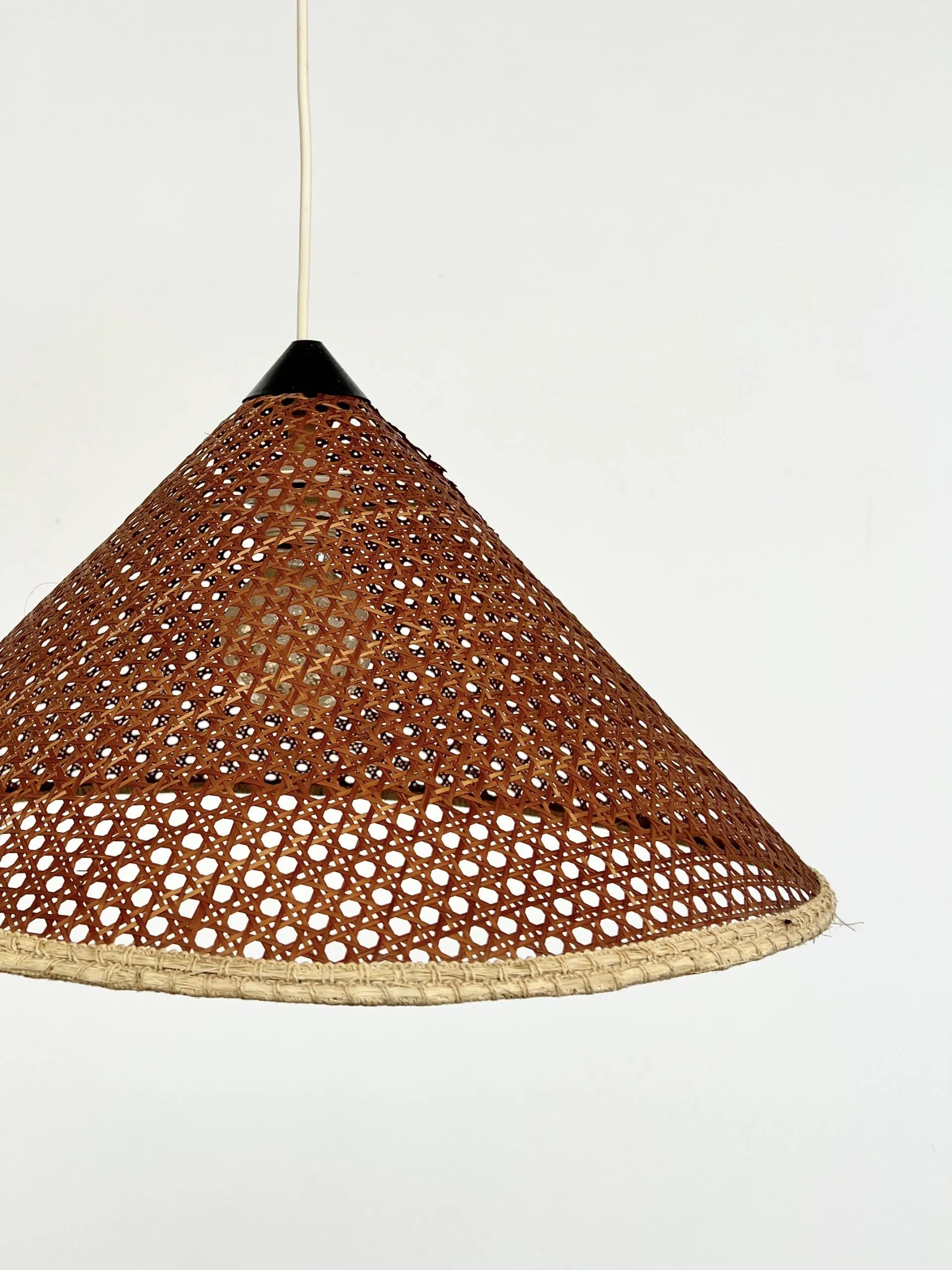 Vintage Conical Suspension – Rattan & Black Detail