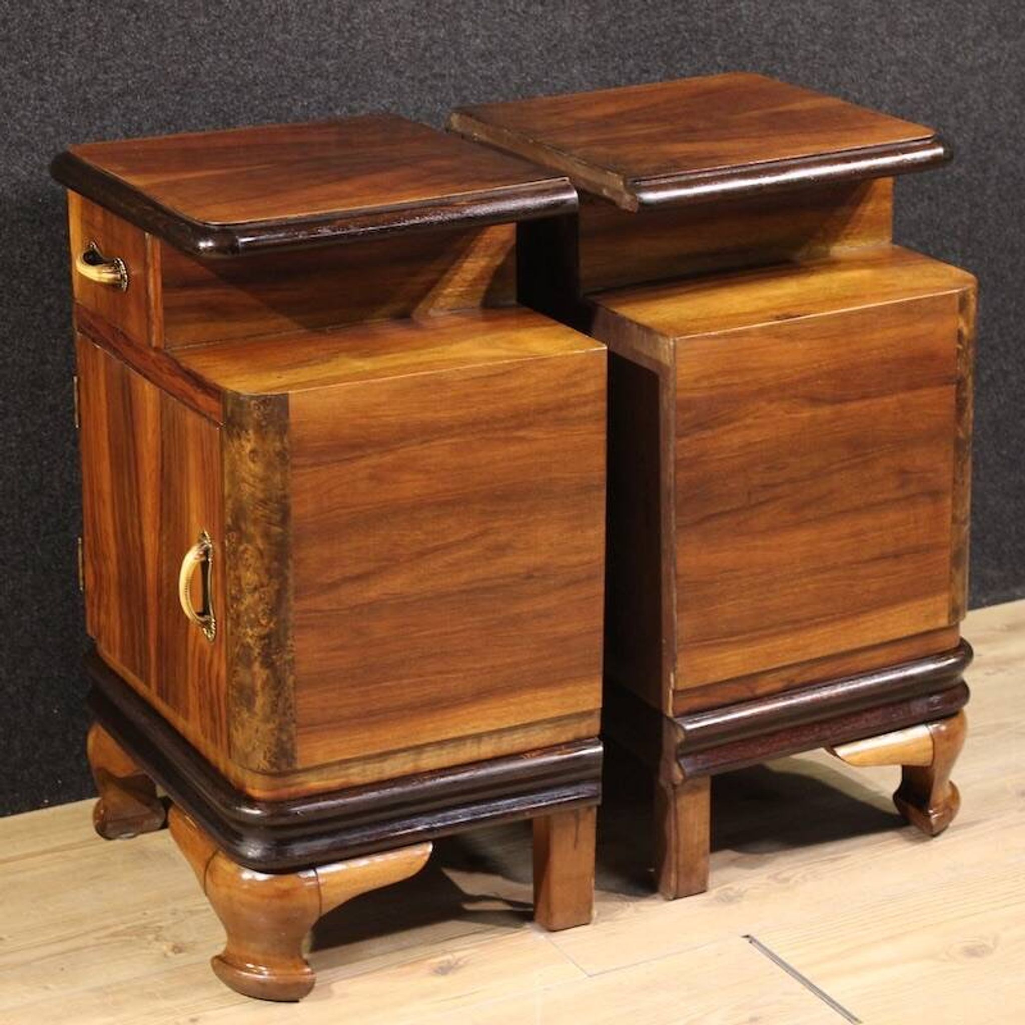 Paire de tables de chevet italiennes, 20e siècle