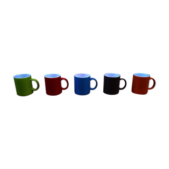 Série de mugs multicolores