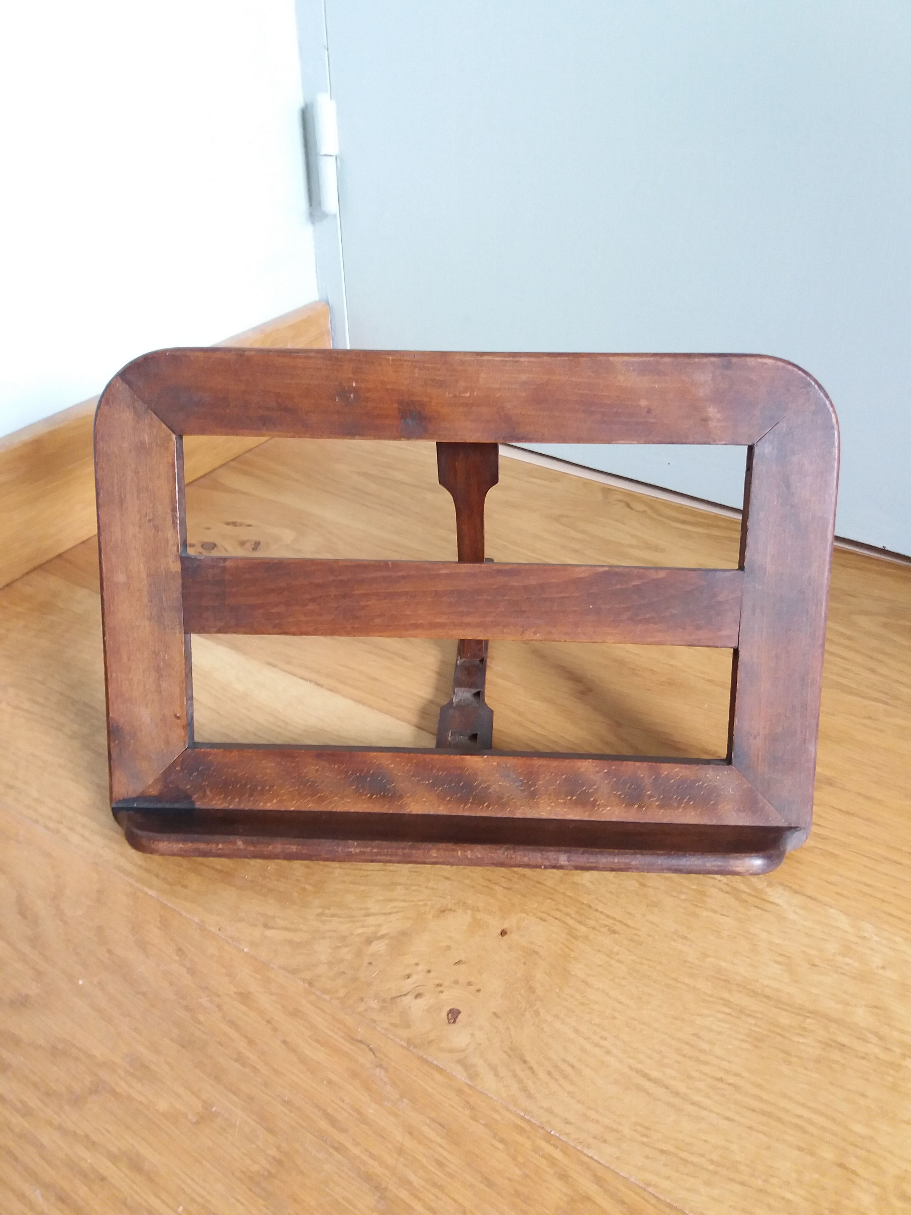 Lectern table book holder