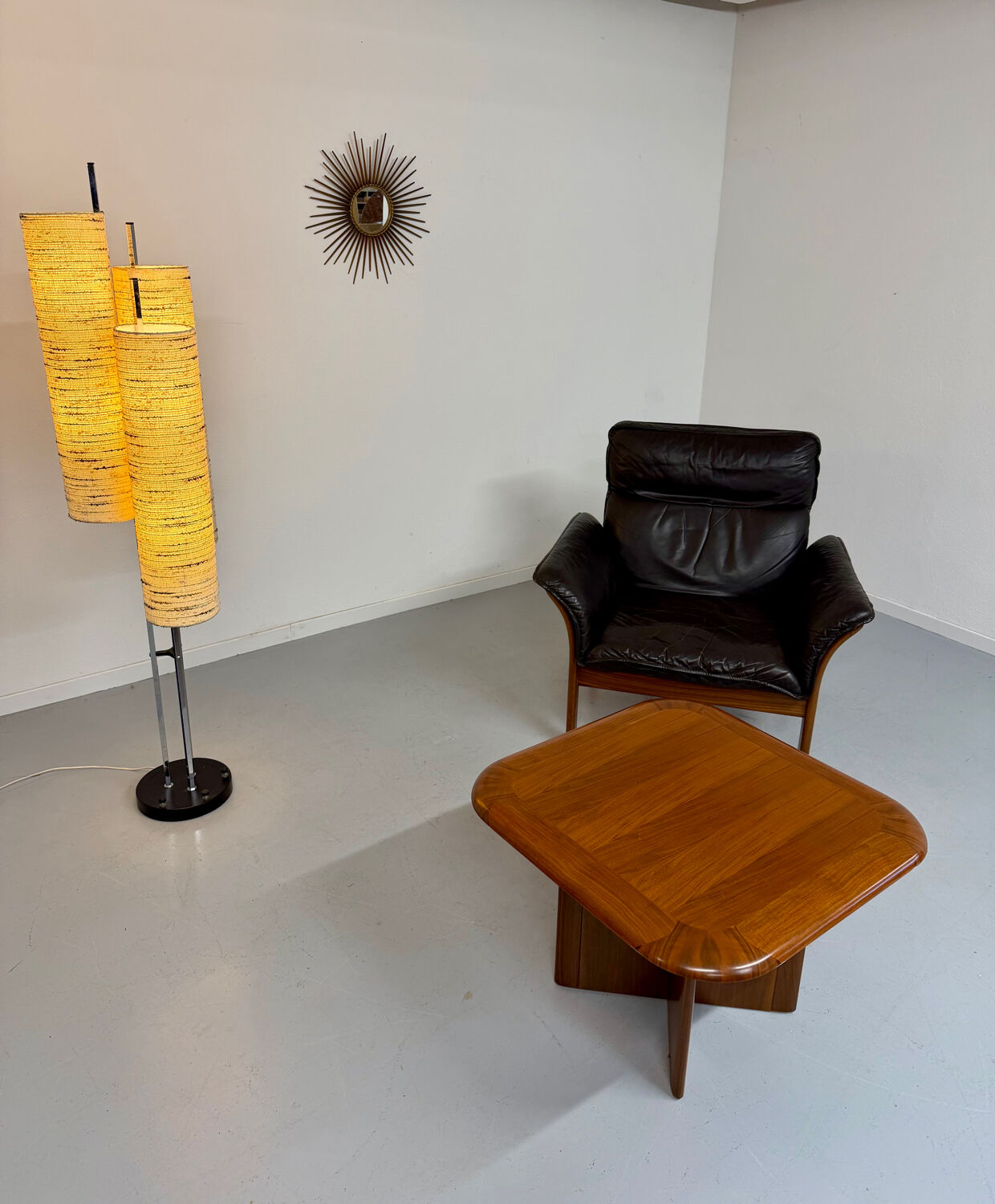 Vintage 70s Dreipunkt Scala design armchair in black leather and teak.