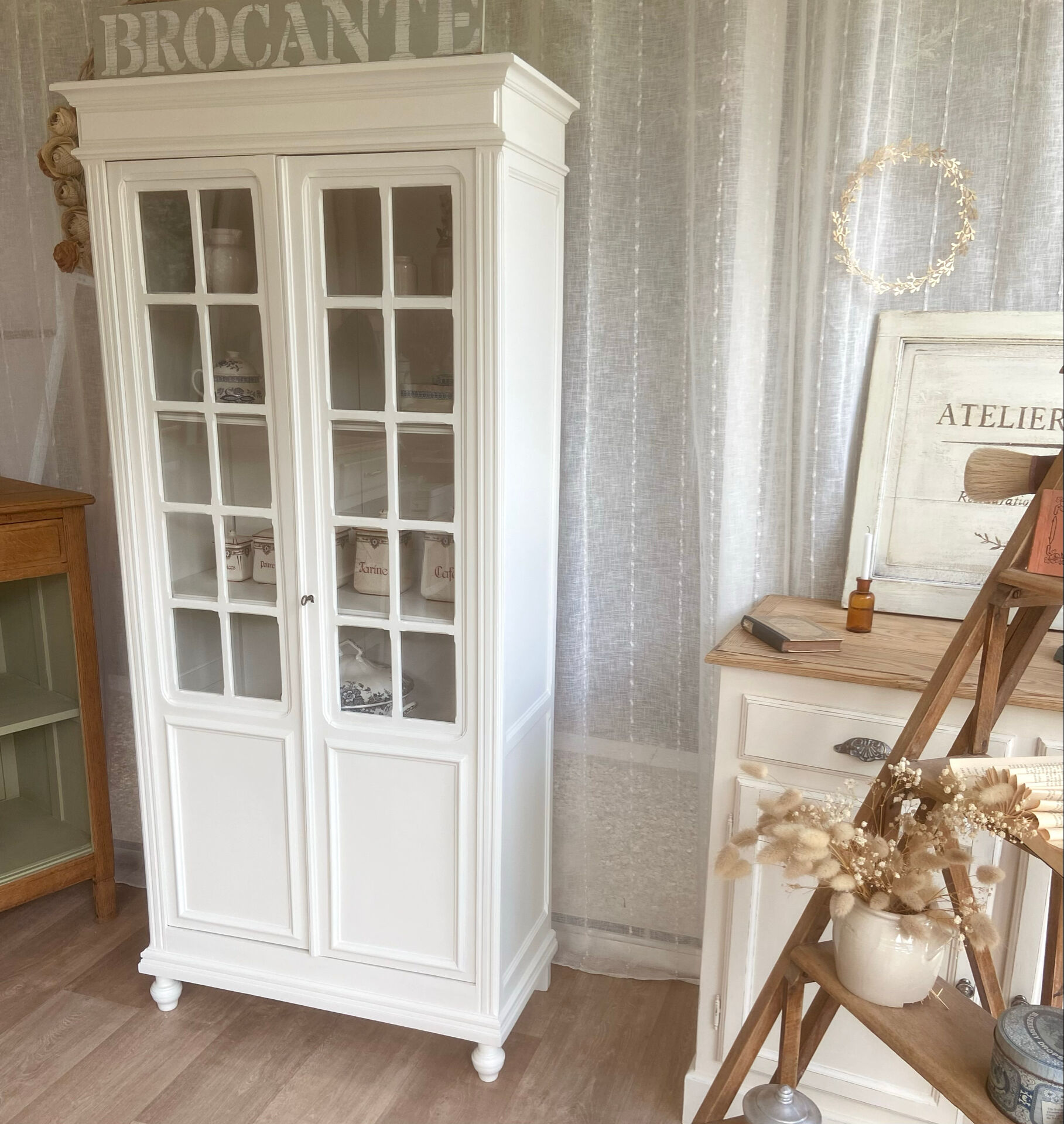 Armoire vitrée