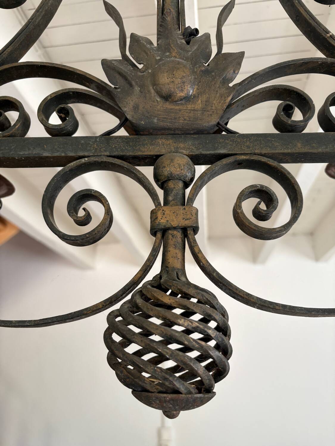 Lustre baroque en fer forgé à 4 lumières années 40