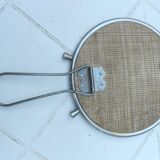 Round magnifying barber mirror to place or hang