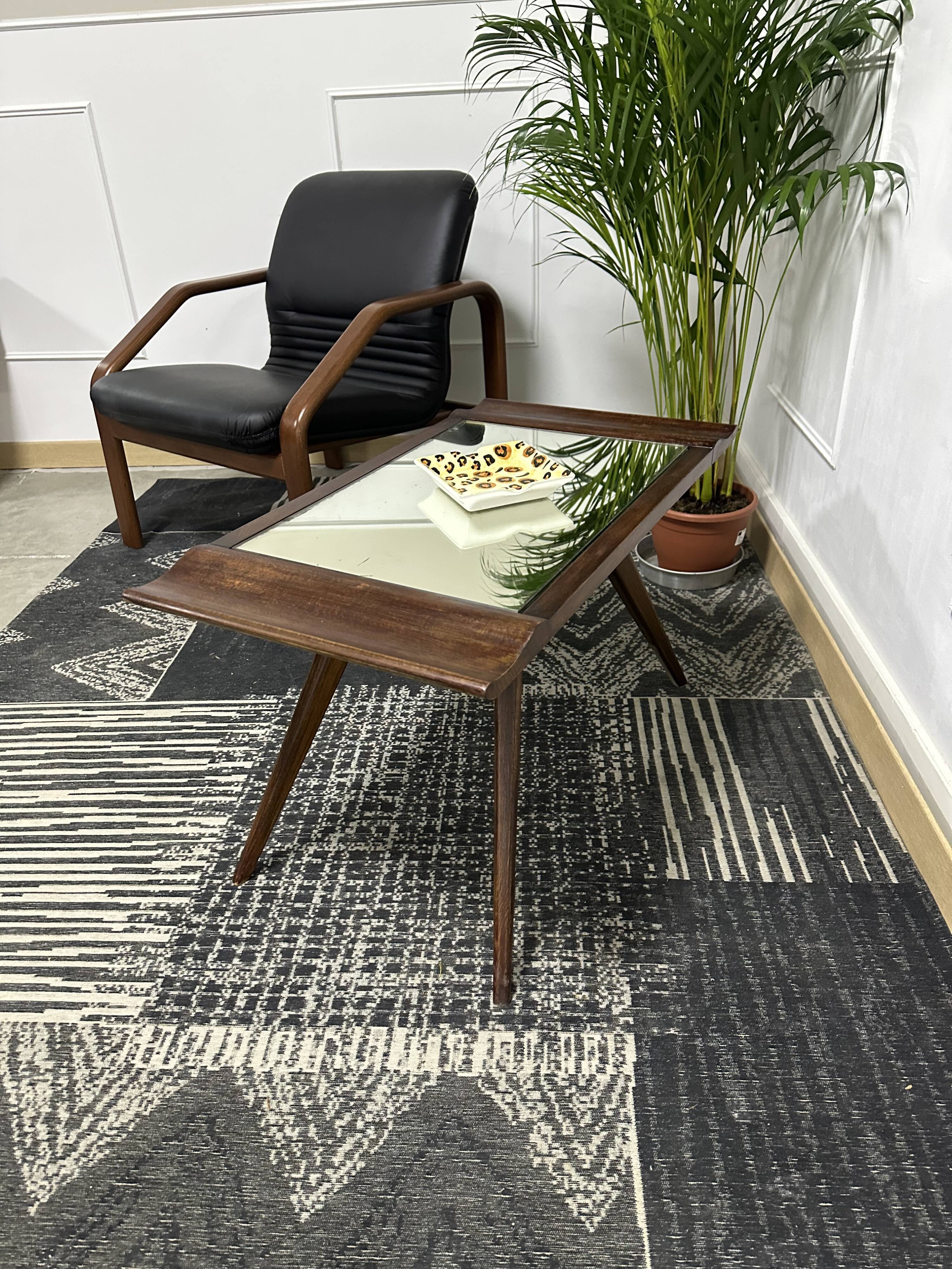 Mirror coffee table and compass legs