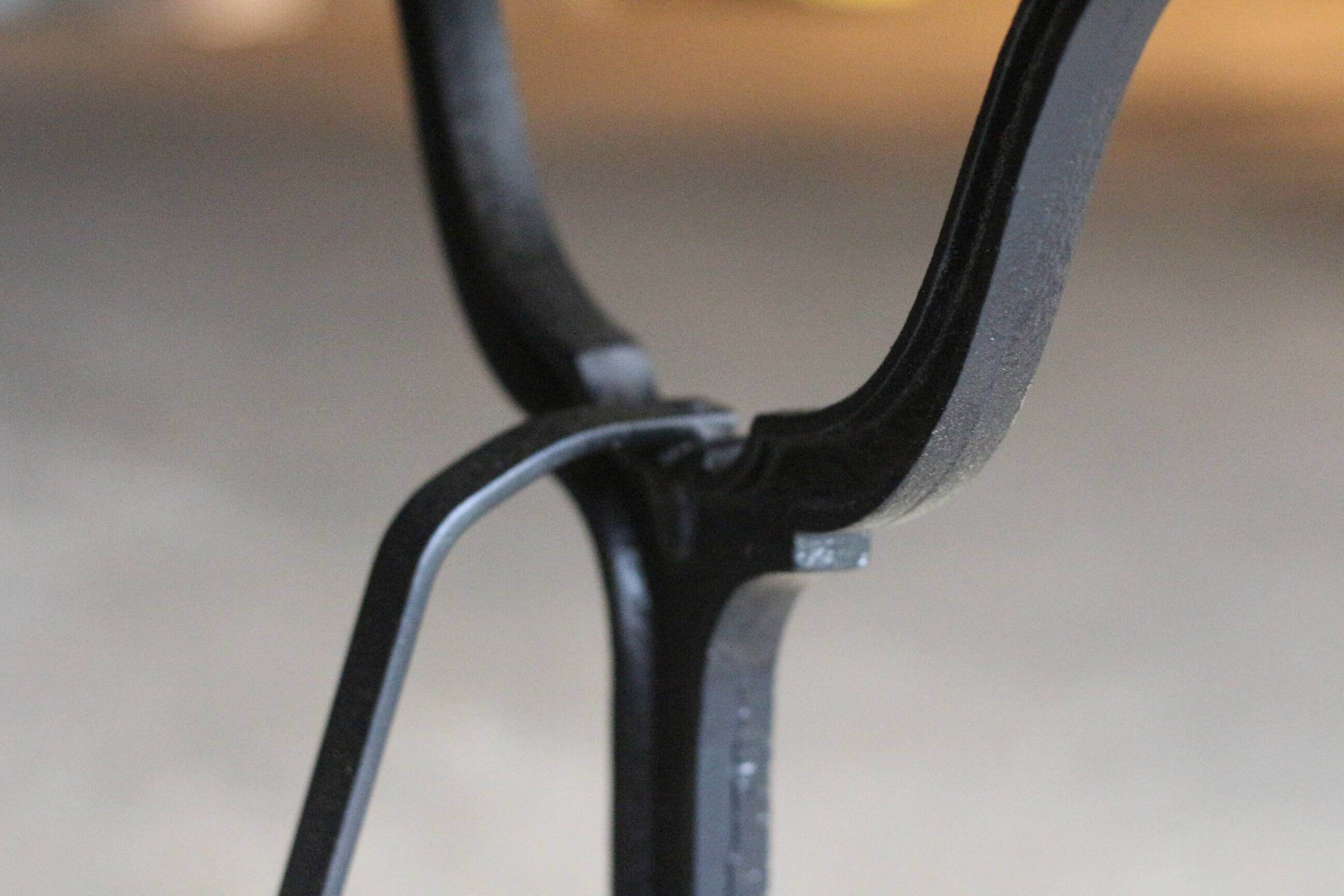 Petite table de bistrot ancienne (RAOUX, Paris).