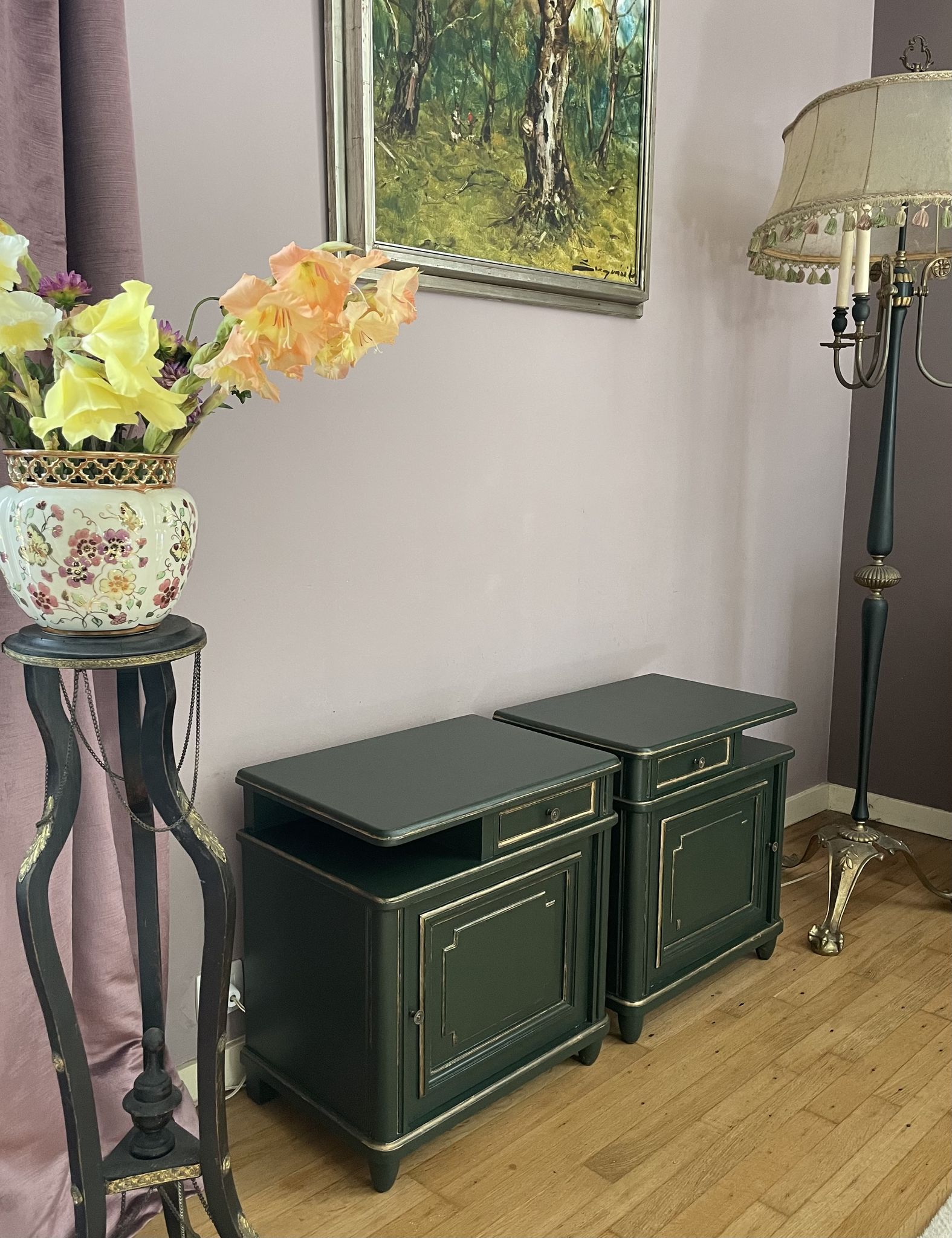 Paire de chevets art-déco en bois peint