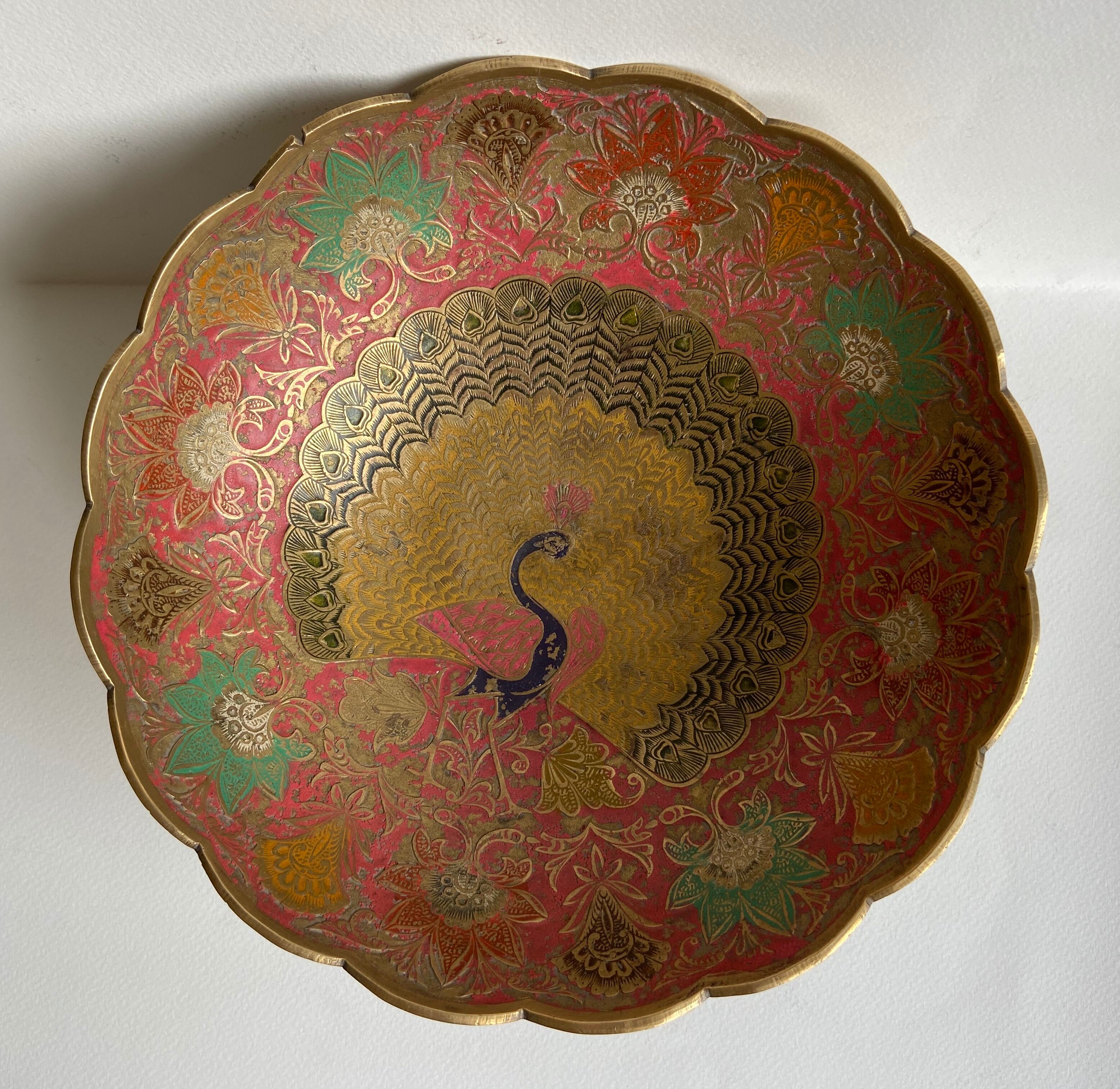 Trinket bowl in gilded brass