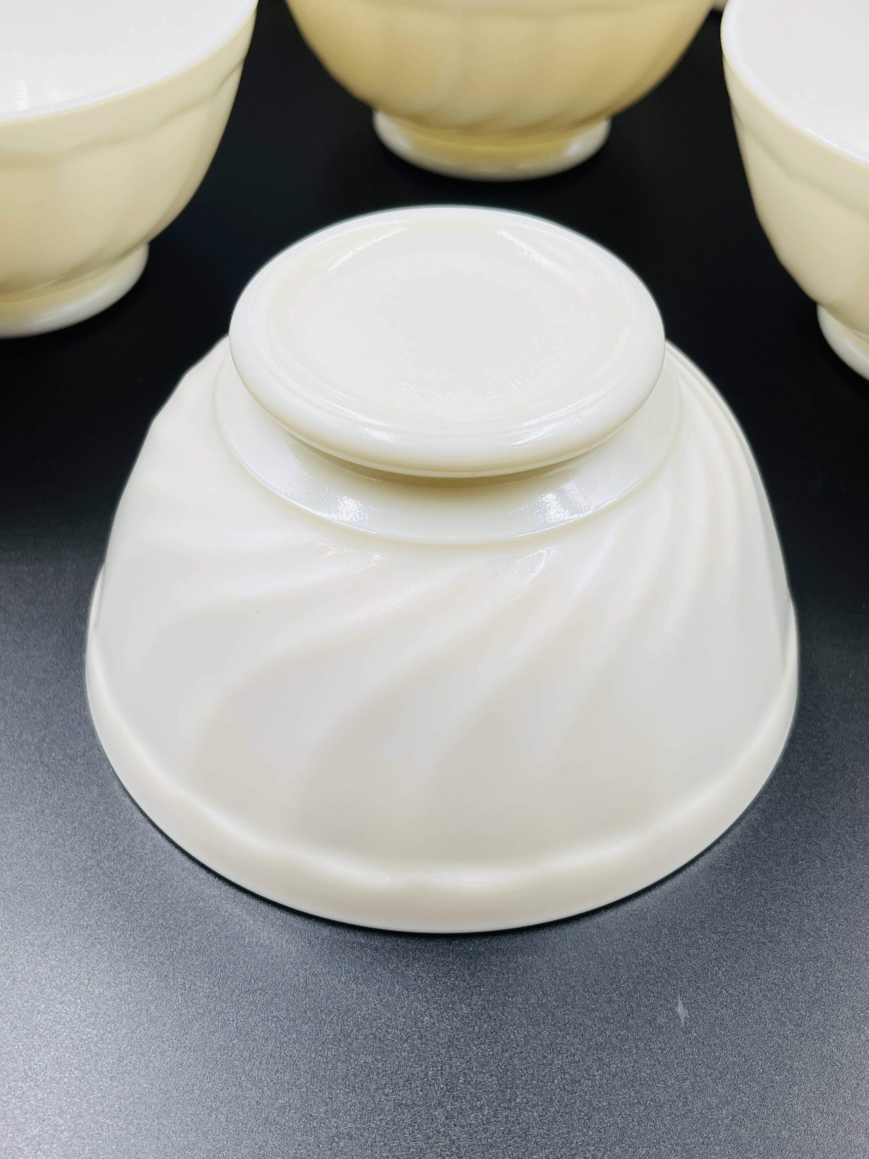 6 Arcopal Trianon Ivory Bowls