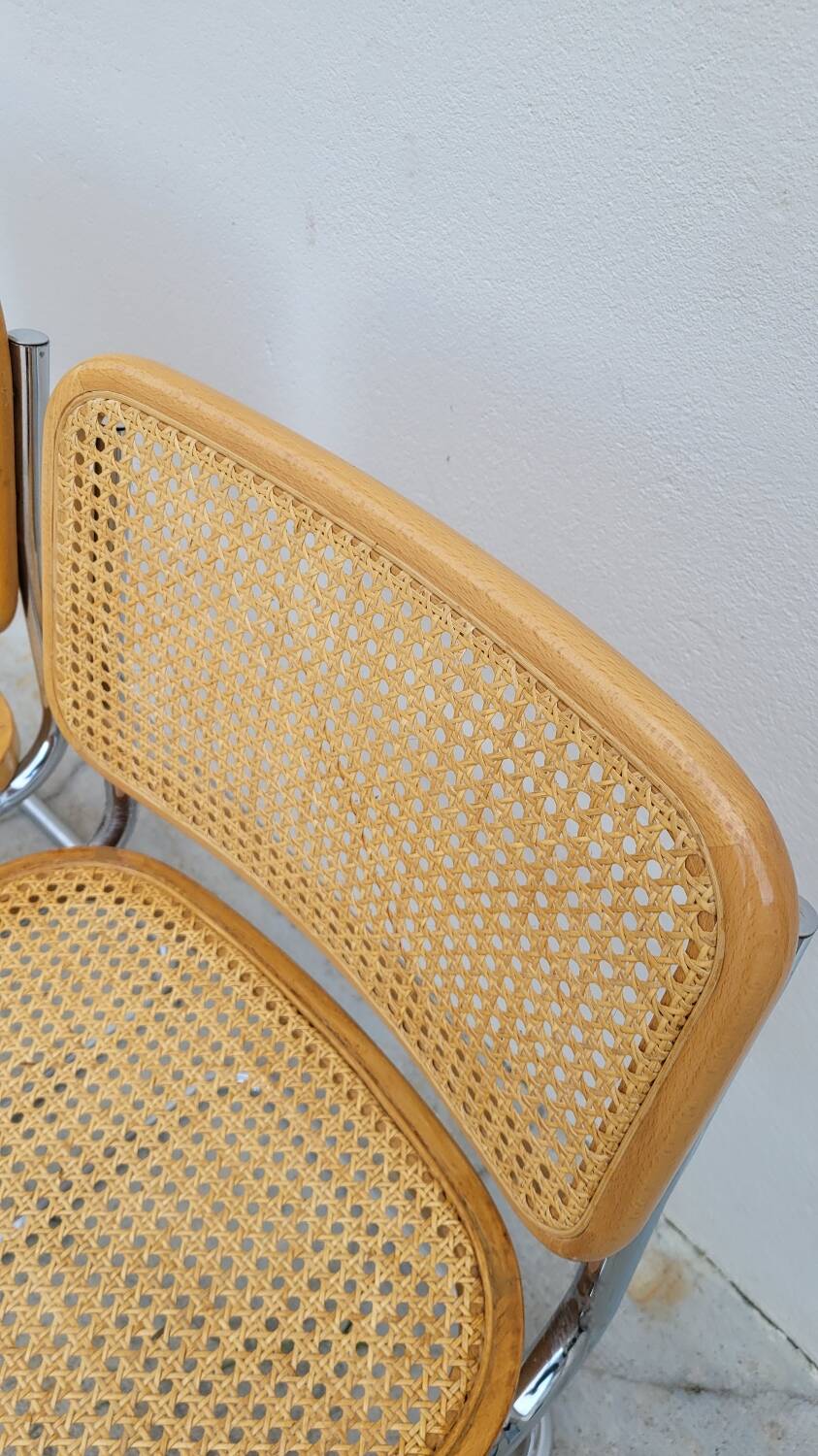 Paire de chaises Marcel Breuer modèle B32 signé Italy.