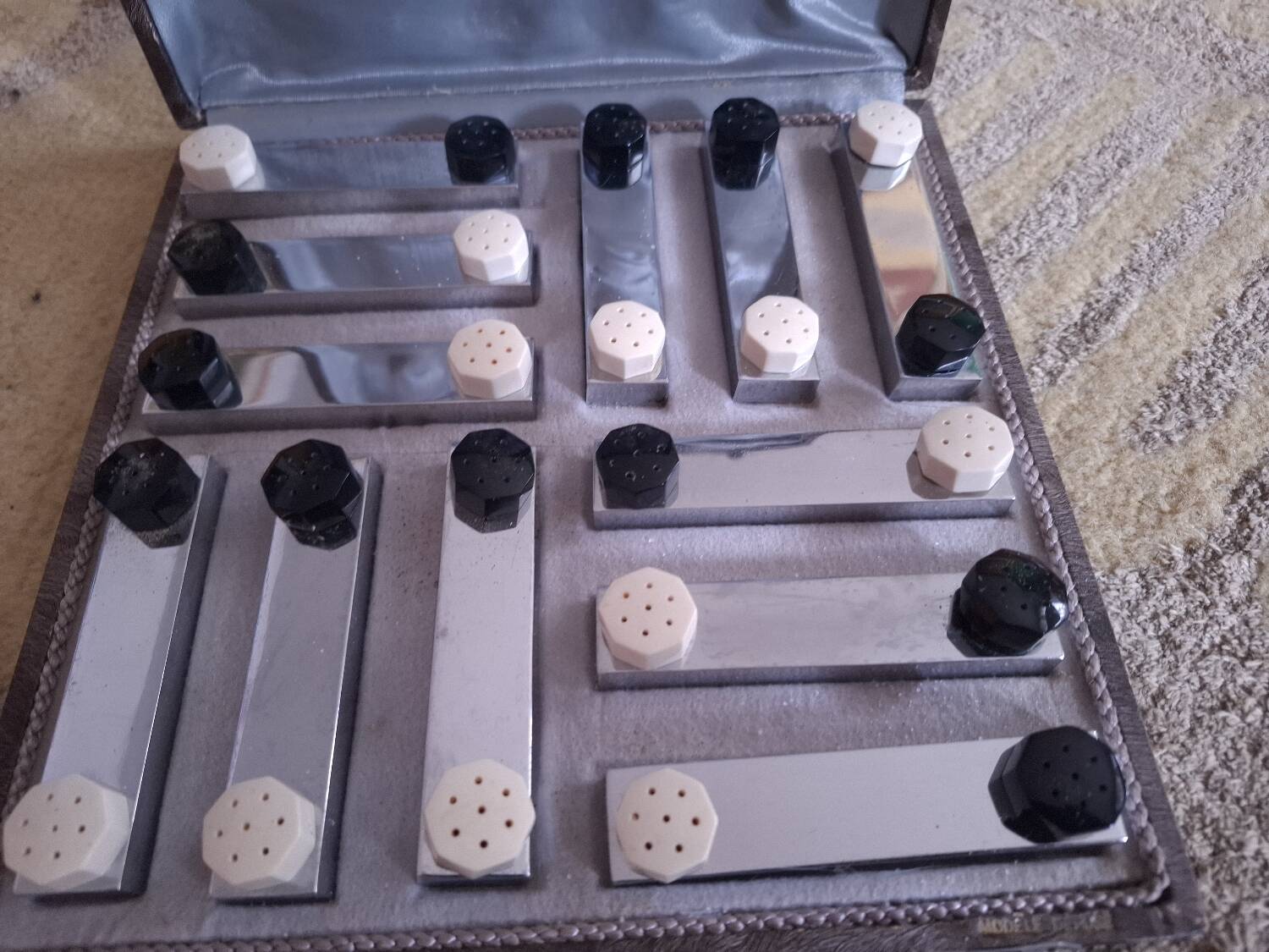 Box of 12 art deco knife holders (salt shaker, pepper shaker)