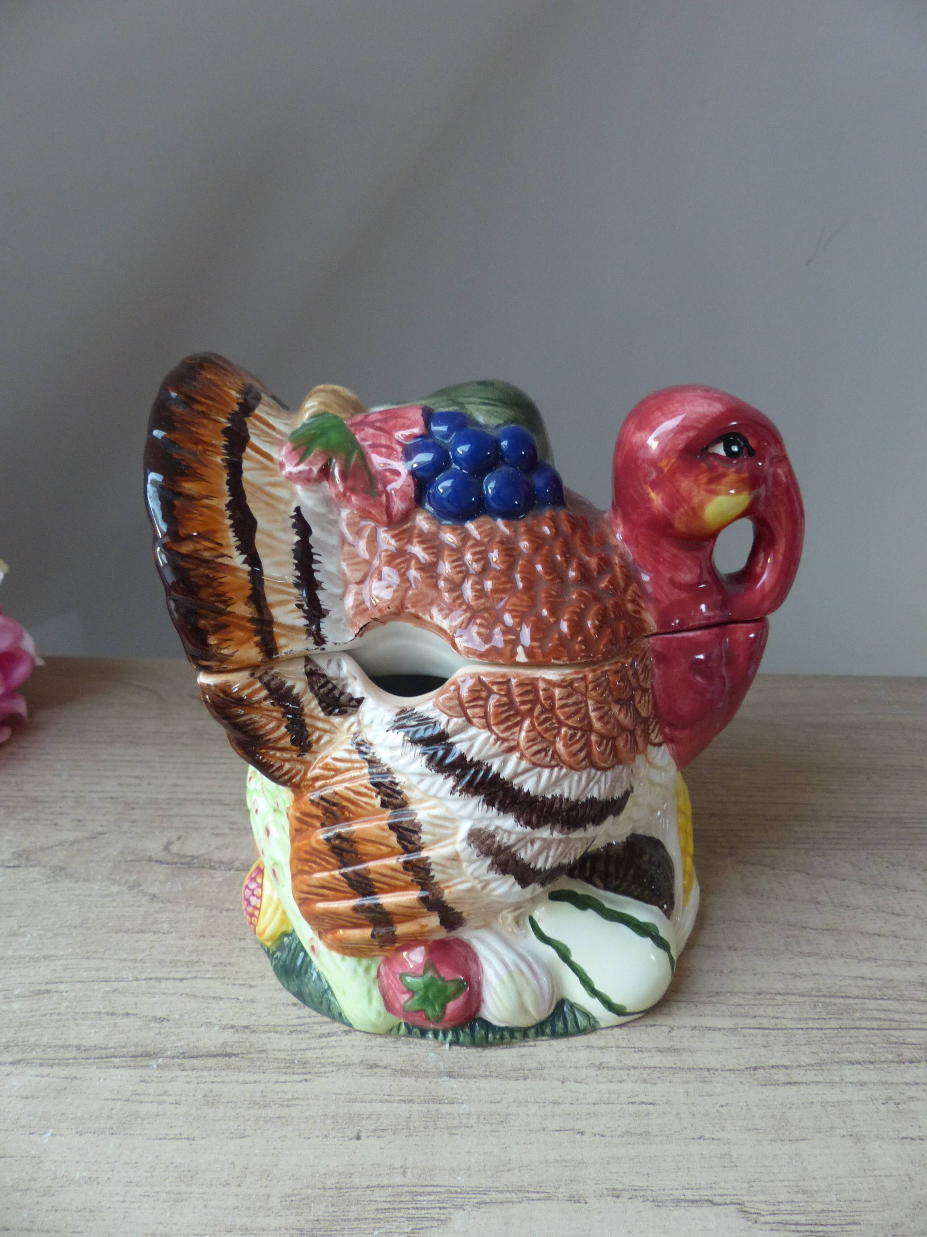 Gravy bowl, turkey shaped gravy boat, table serving dish, thanksgiving christmas turkey