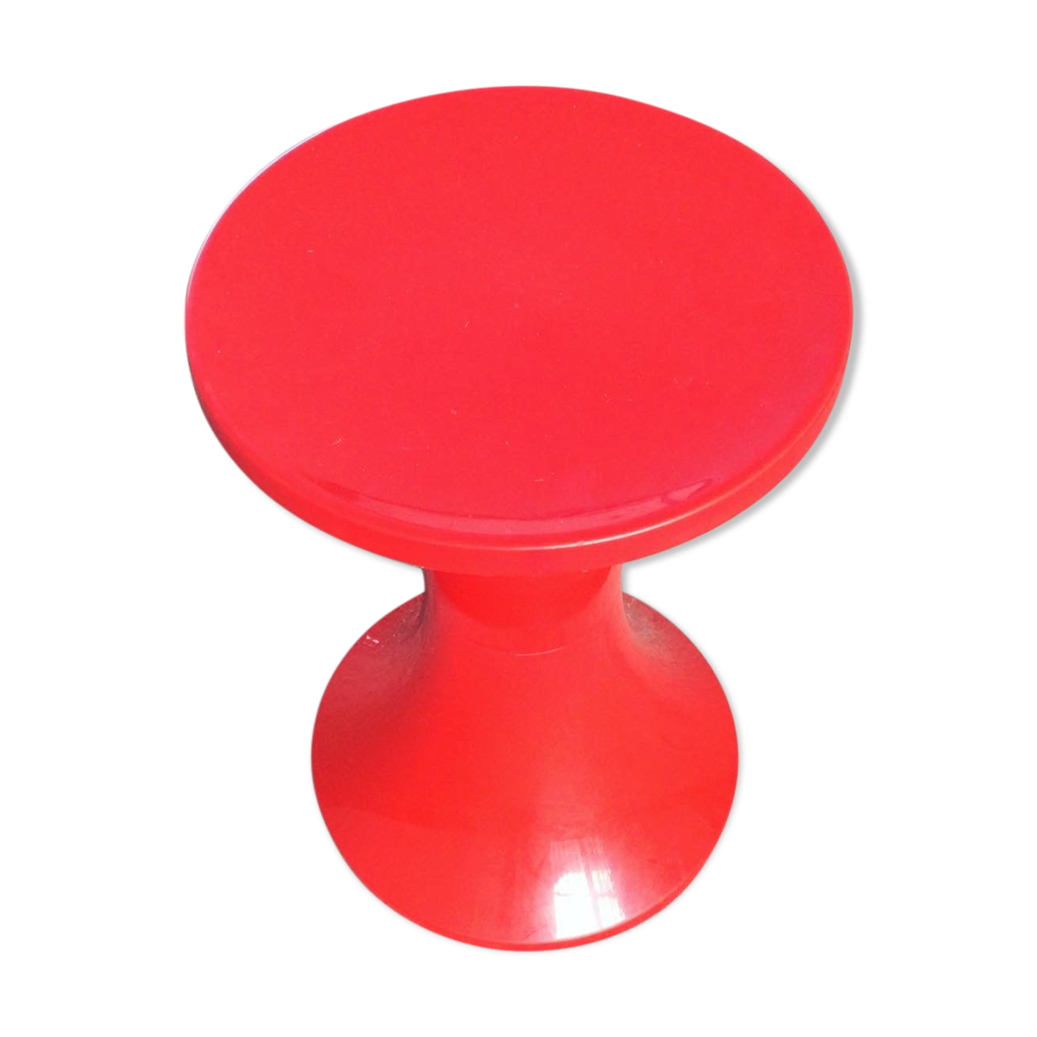 Plastic red tamtam tabout