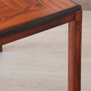 Table d’appoint carrée en palissandre – Henning Kjaernulf pour Vejle Stole
