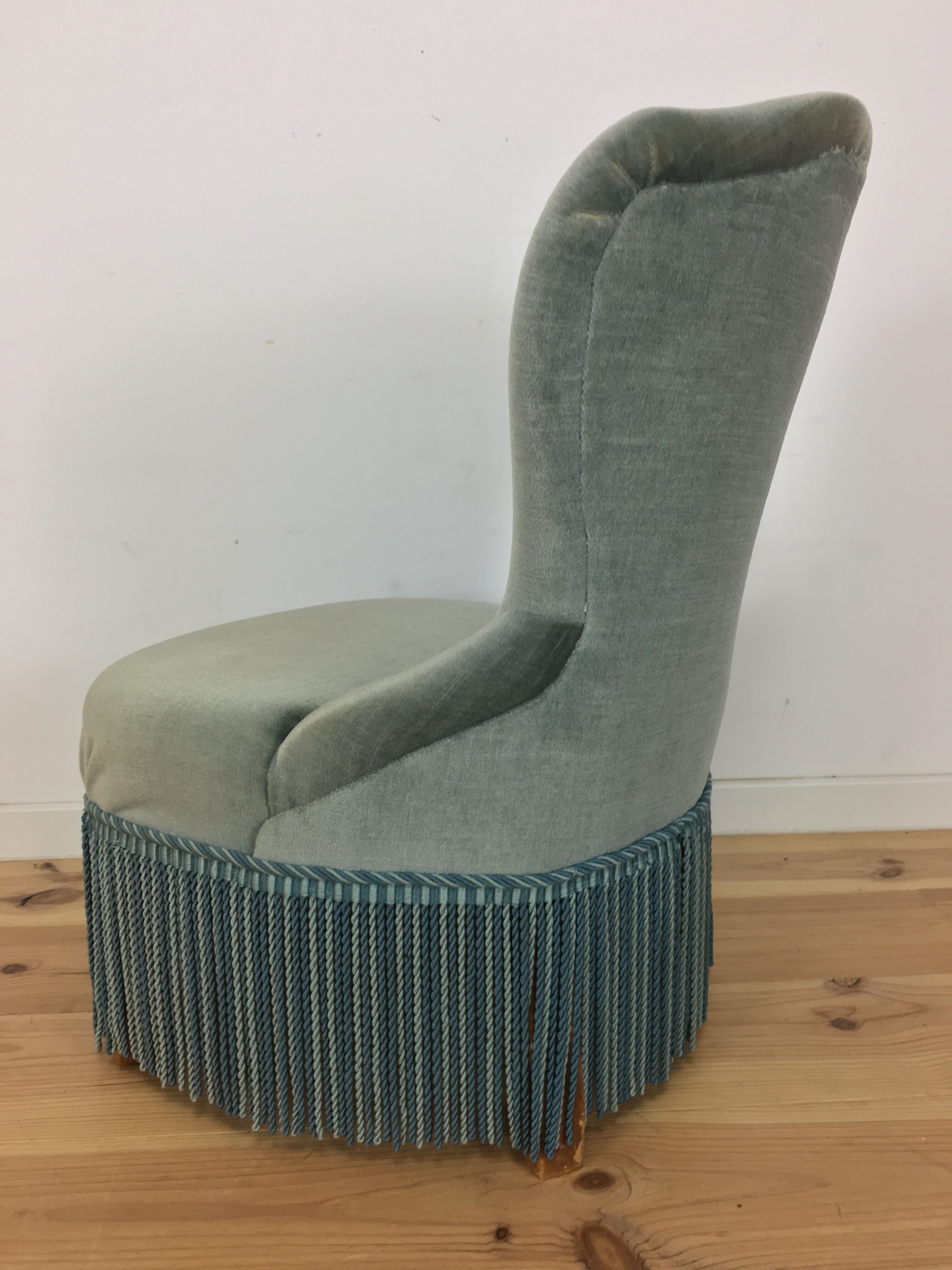 Fauteuil crapaud velours vert à franges