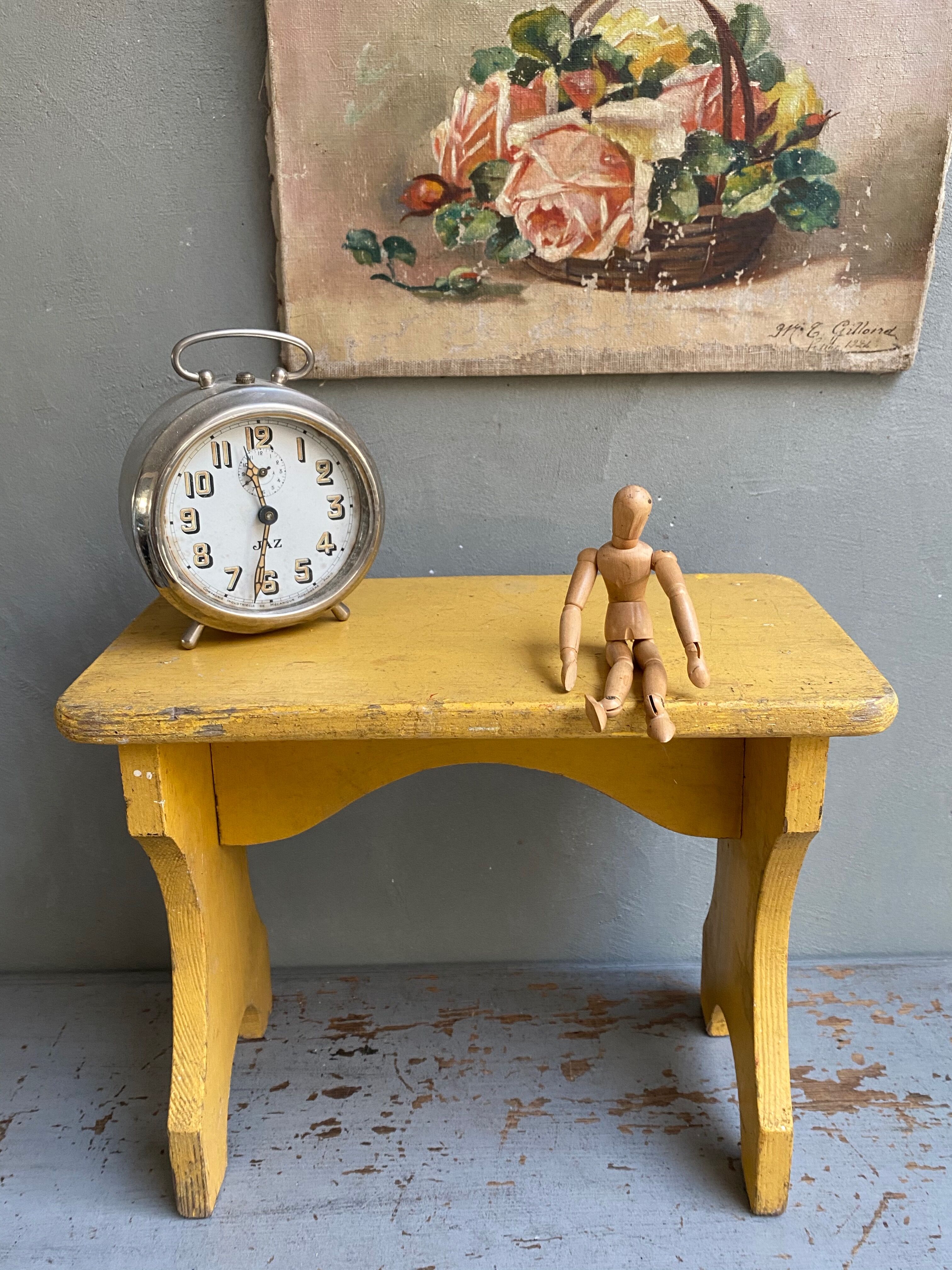 Patinated prayer bench
