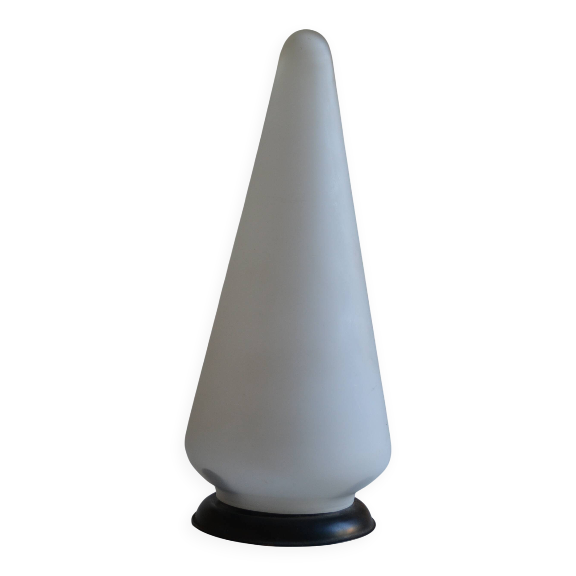 Lampe de table vers 1950 60 en verre opalin blanc
