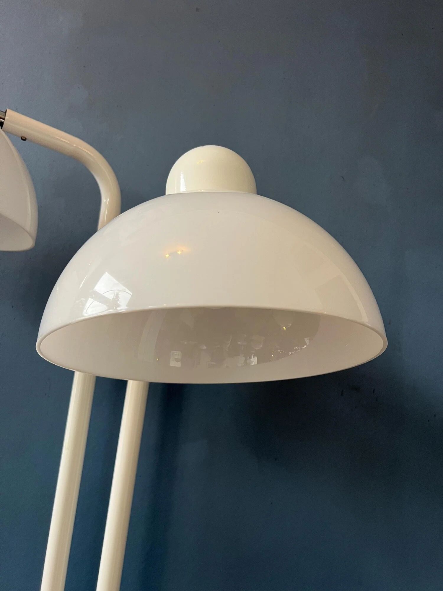 Lampadaire vintage en verre acrylique blanc style spatial