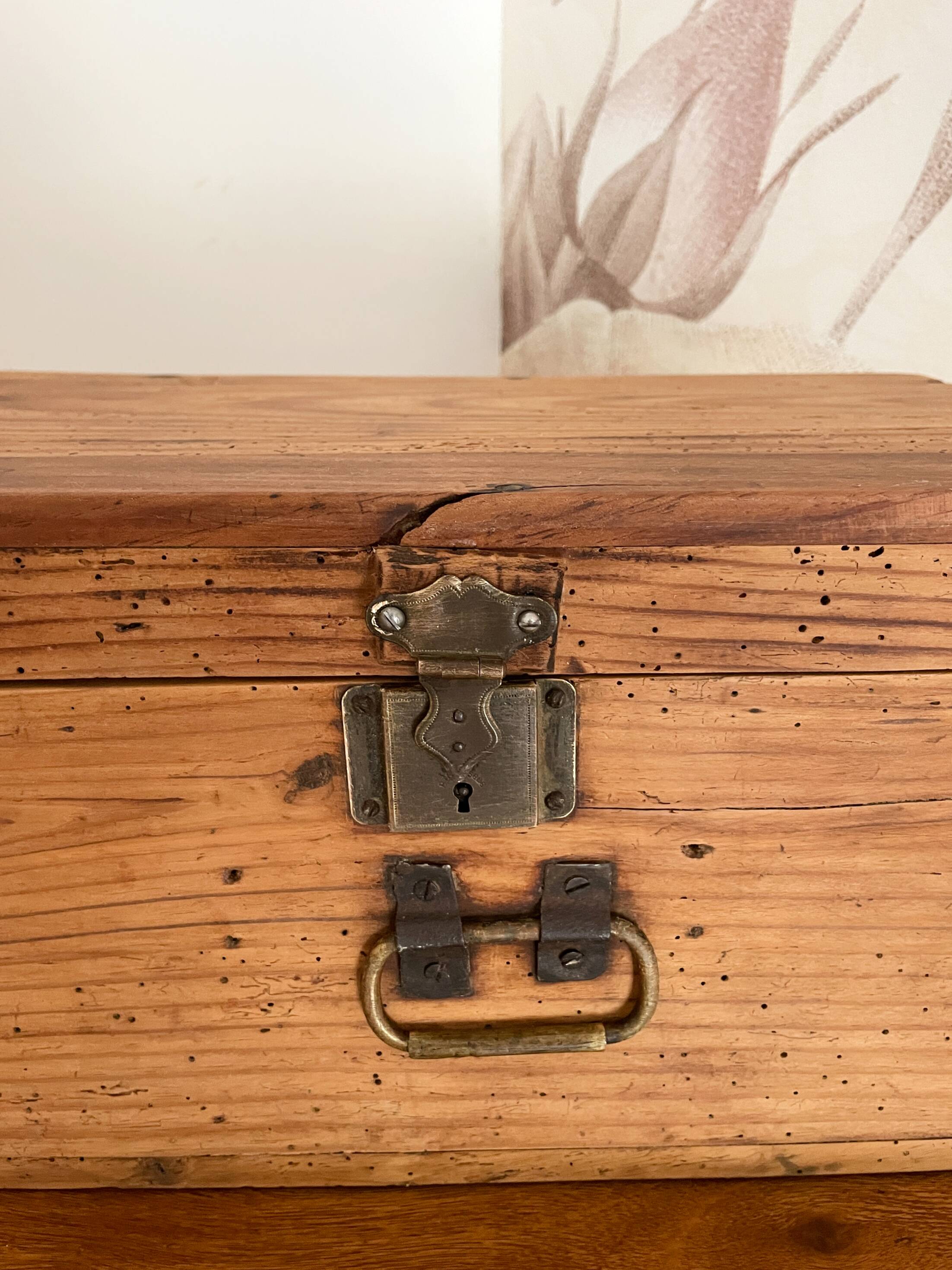Antique solid pine chest - 41 x 25 x 20