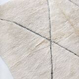 Beni Ouarain ecru Berber rug with black engraved diamonds 299x206cm