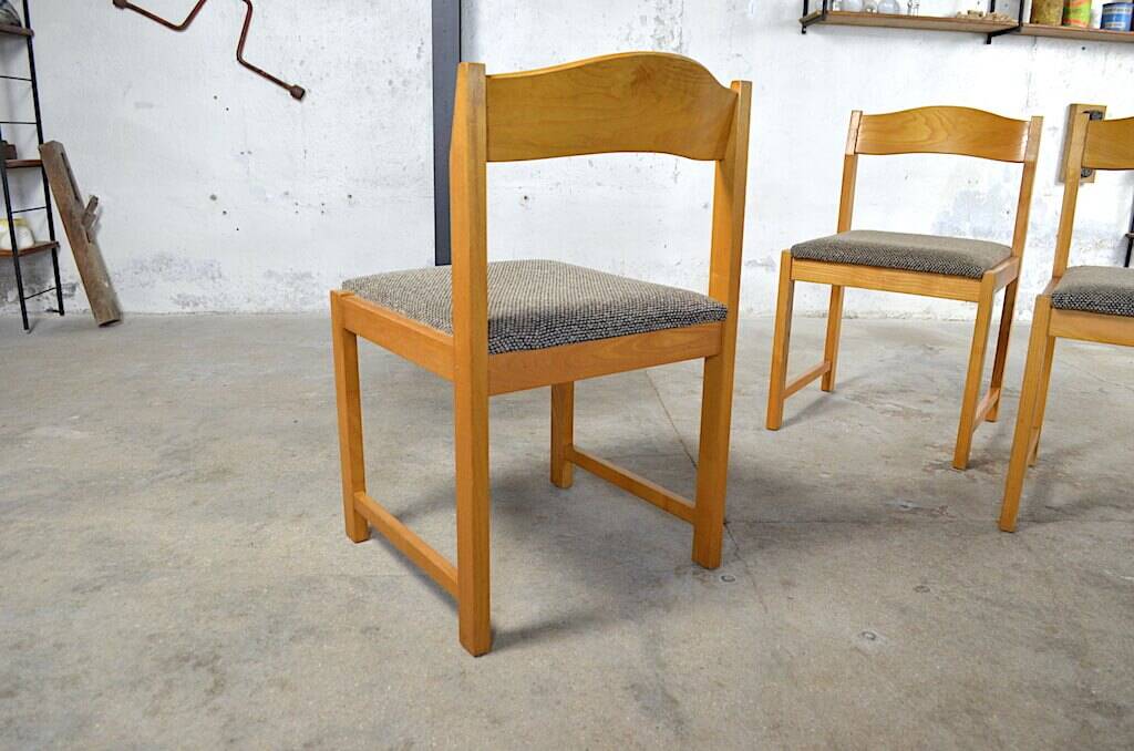 4 Vintage Elm Chairs 1970/1980, 4 seats in solid blond wood