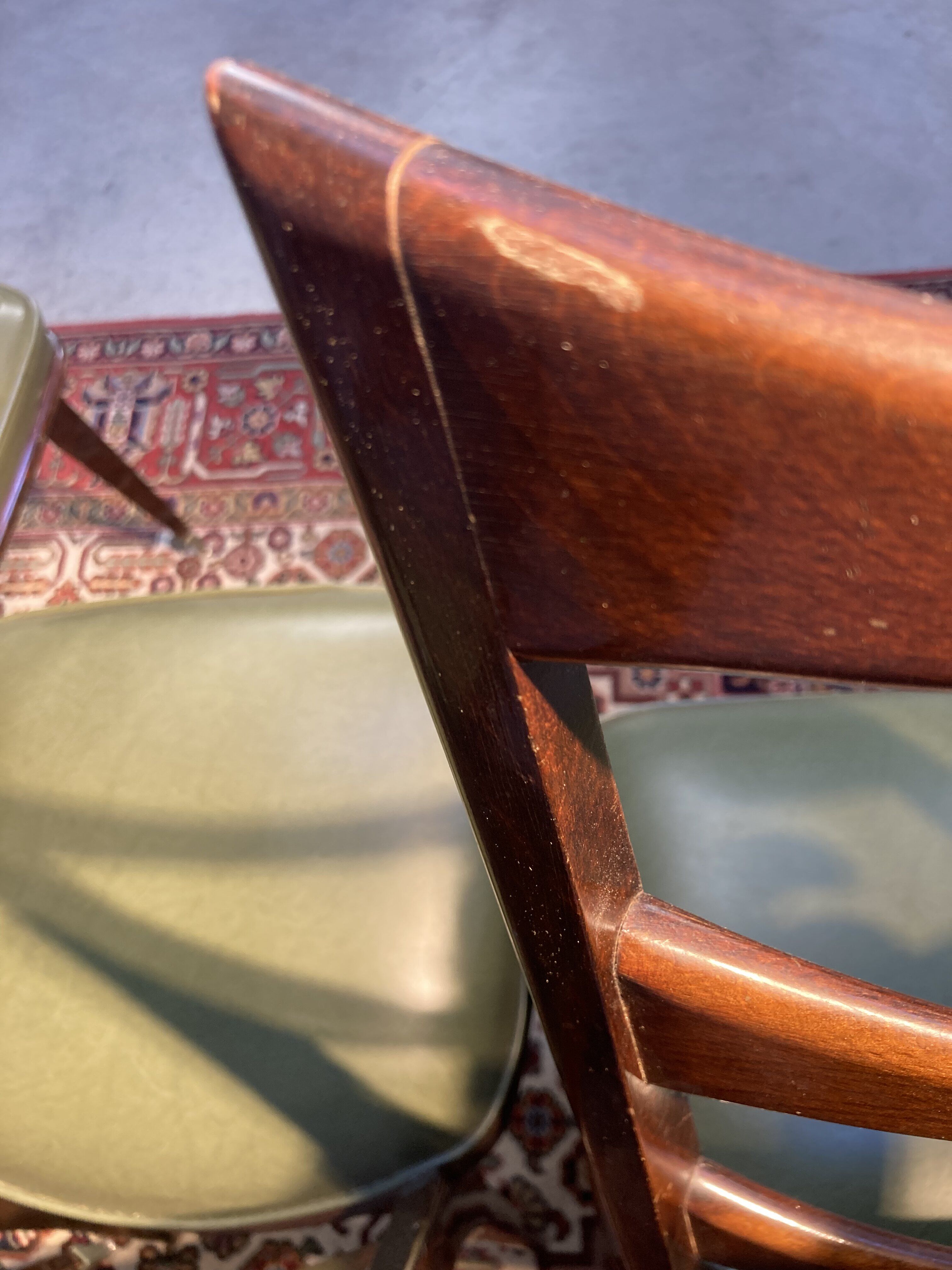 6 vintage design chairs