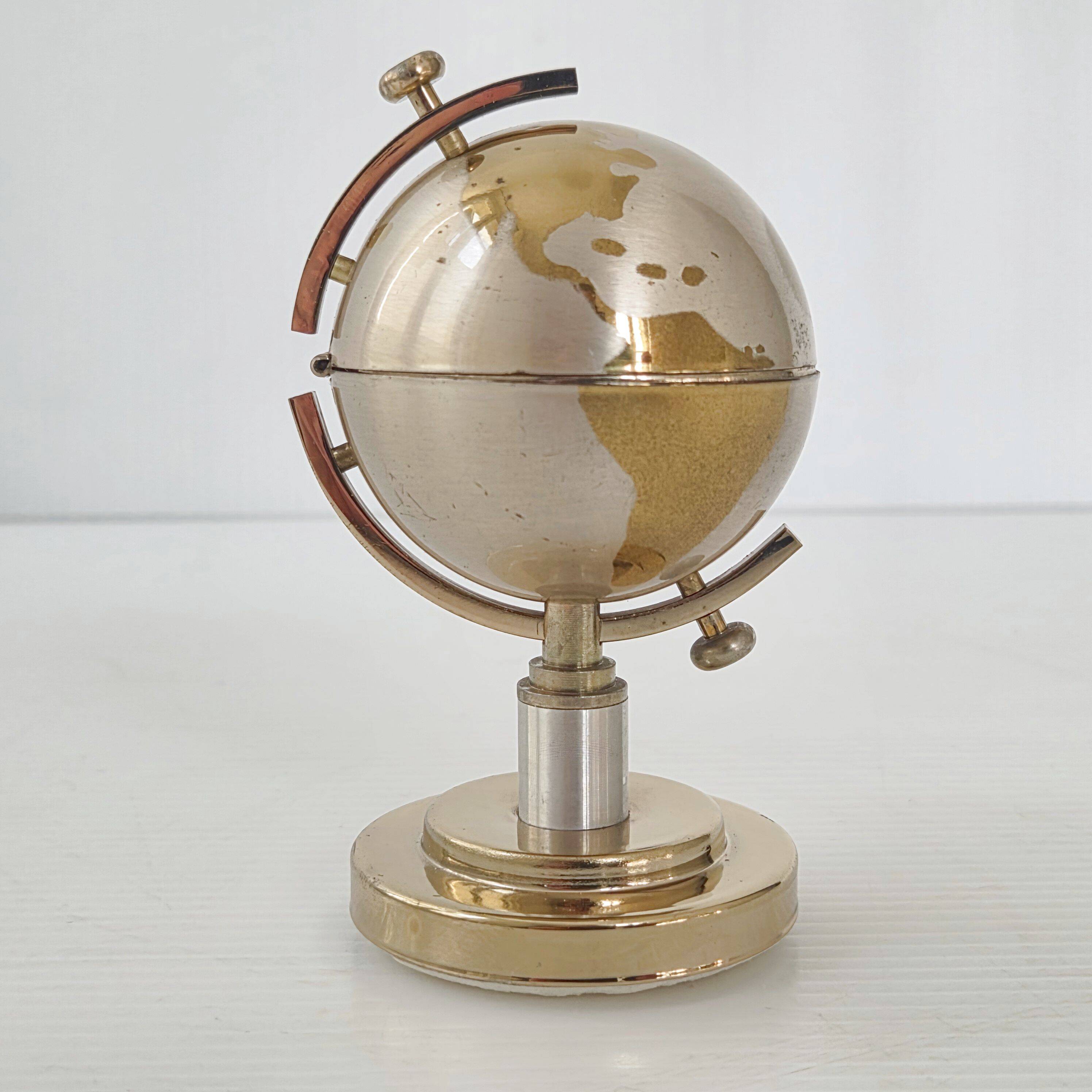 VINTAGE CIGARETTE & LIGHTER DISPENSER 1970 WORLD MAP GLOBE 70S RETRO