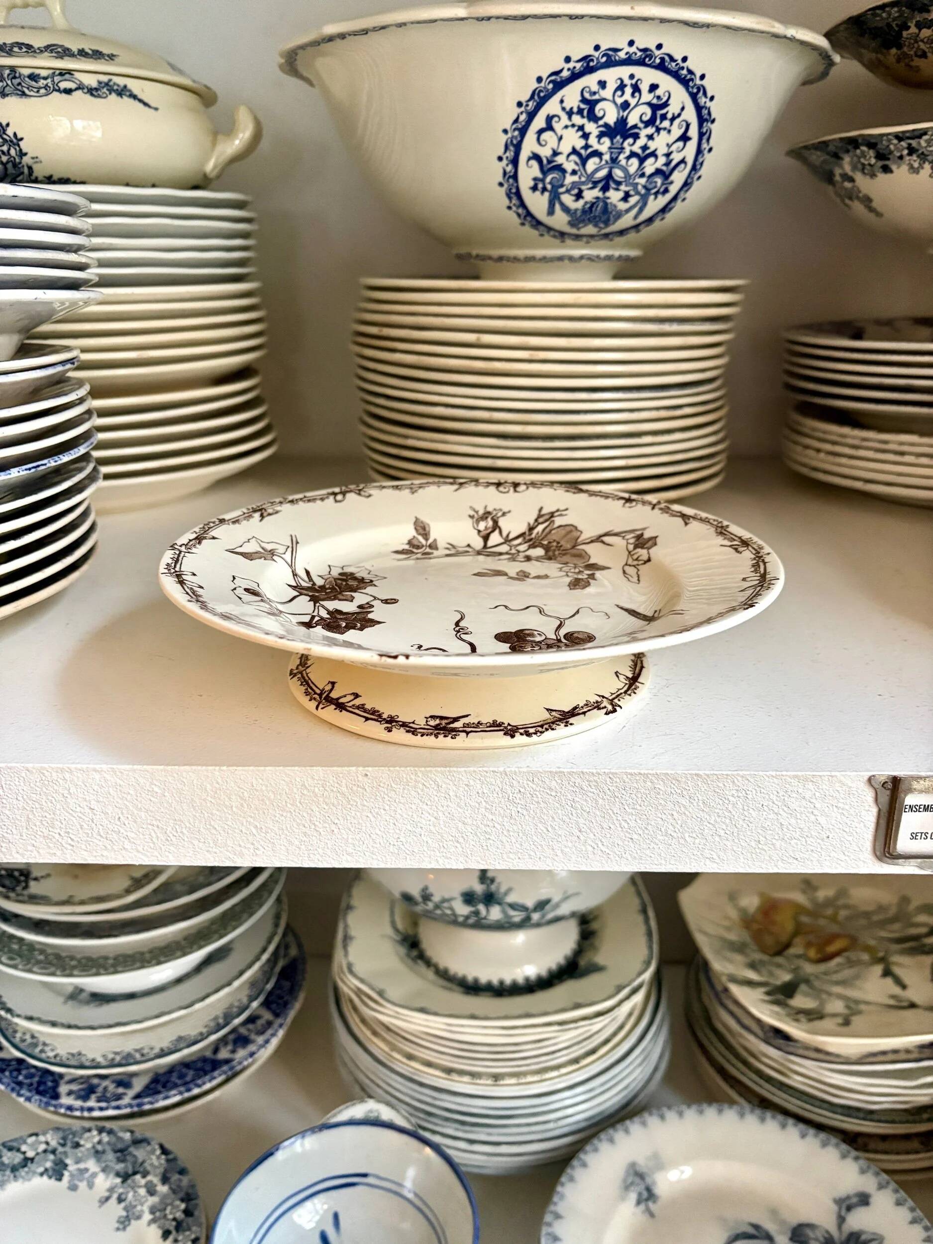HB & Cie brown ironstone cake plate