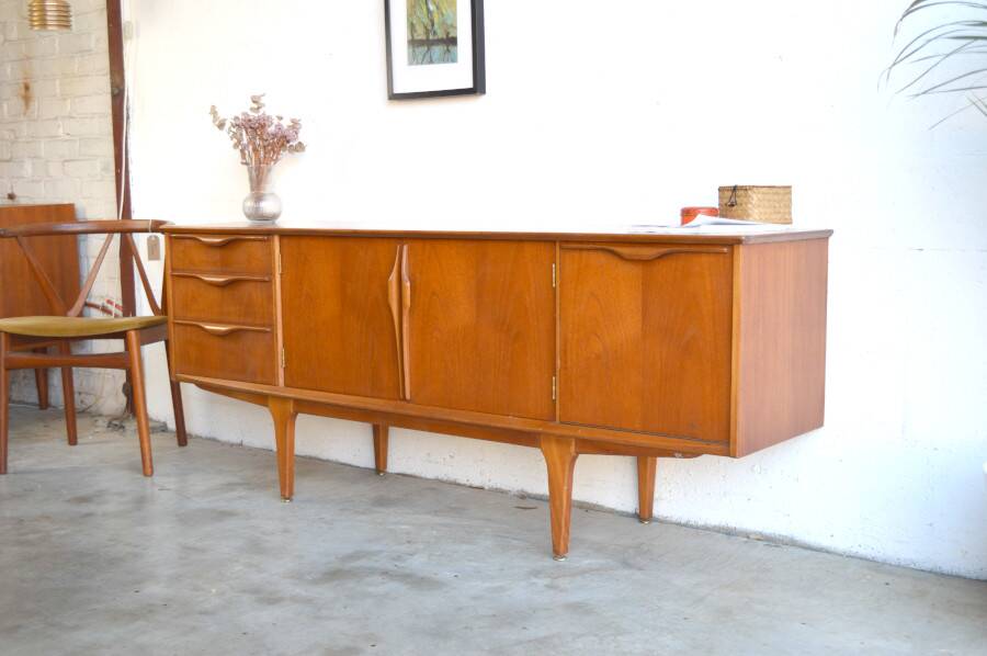 Vintage Scandinavian enfilade by Jentique – "wave" handles * 183 cm *