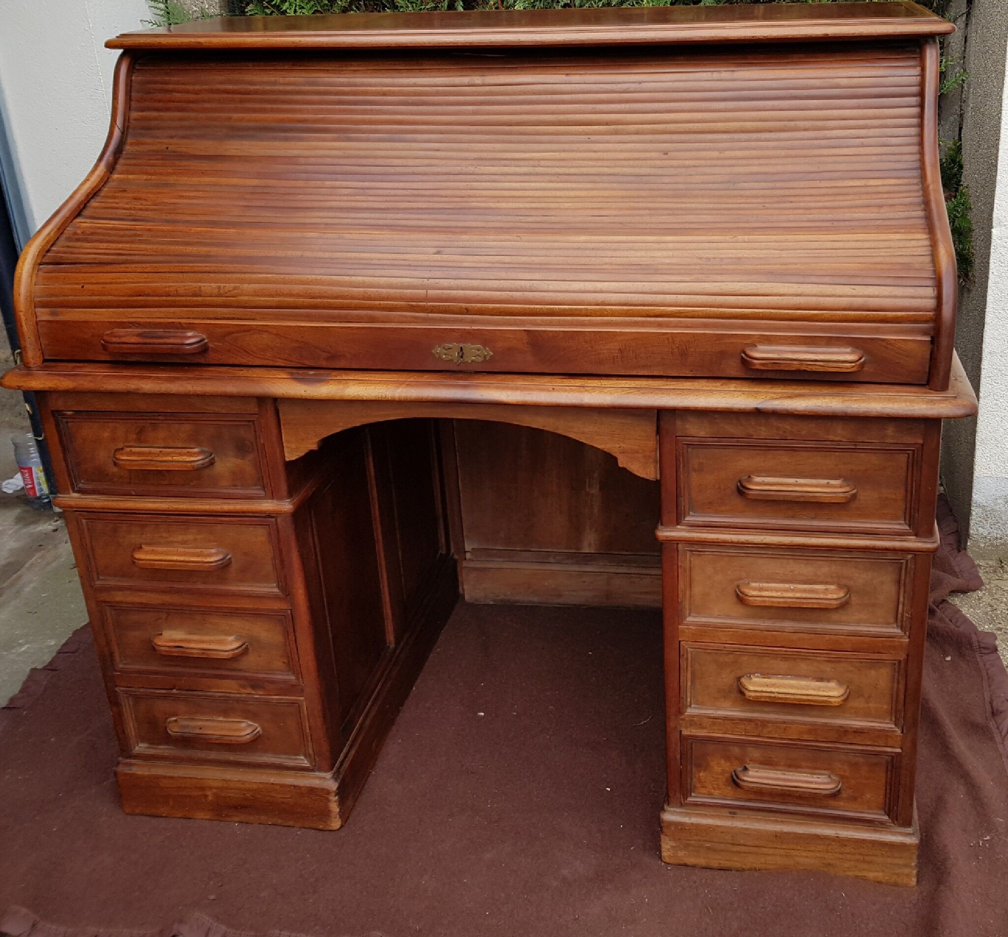 American desk in Walnut