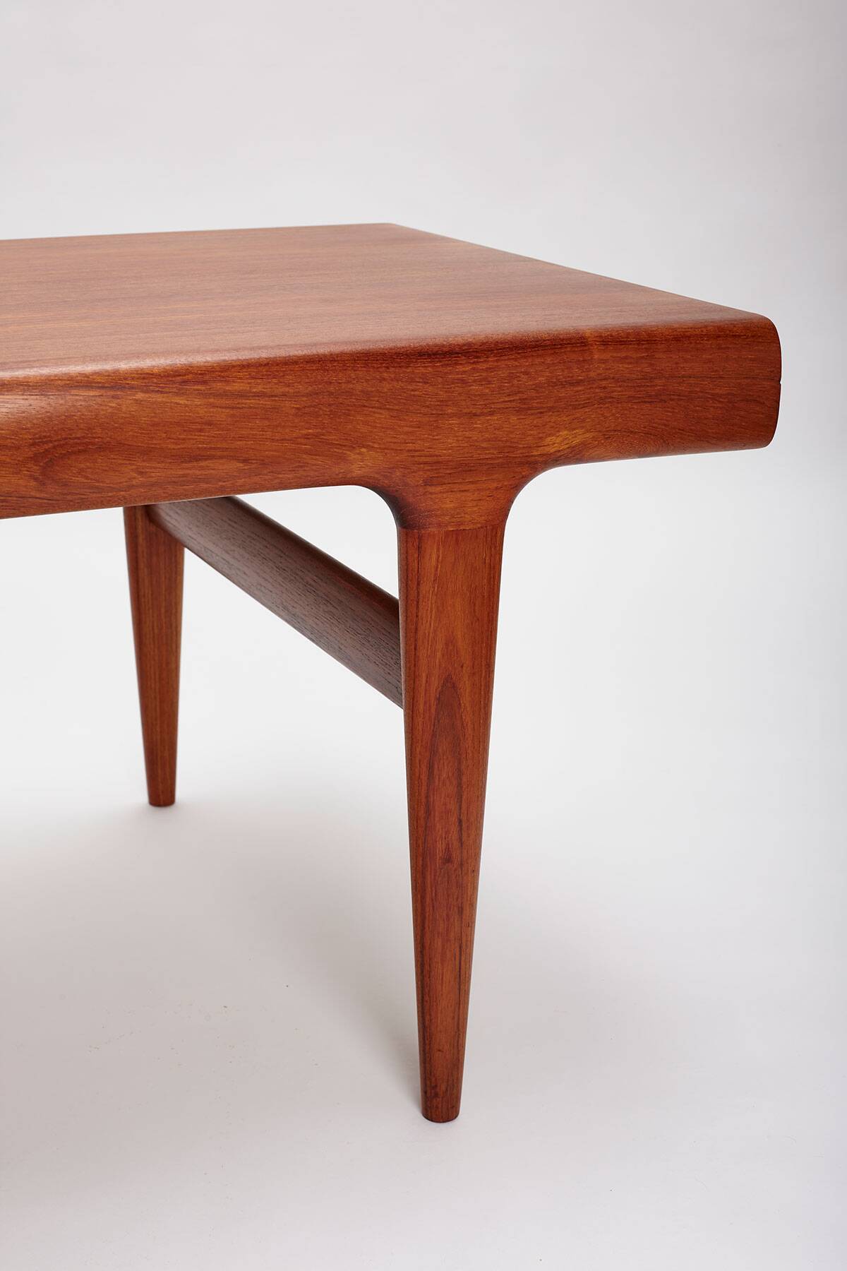 Extendable coffee table designed by Johannes Andersen for Uldum Møbelfabrik, Denmark, 1960s.