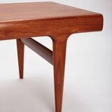 Extendable coffee table designed by Johannes Andersen for Uldum Møbelfabrik, Denmark, 1960s.